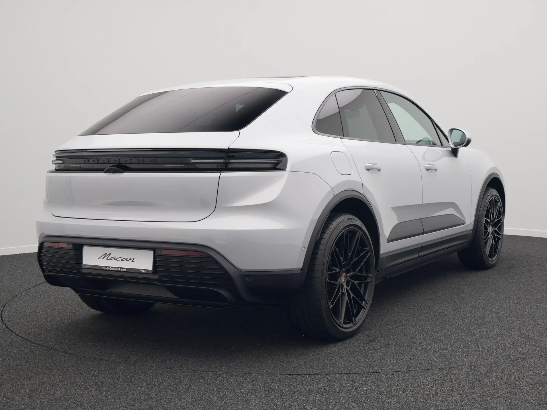 Macan 4