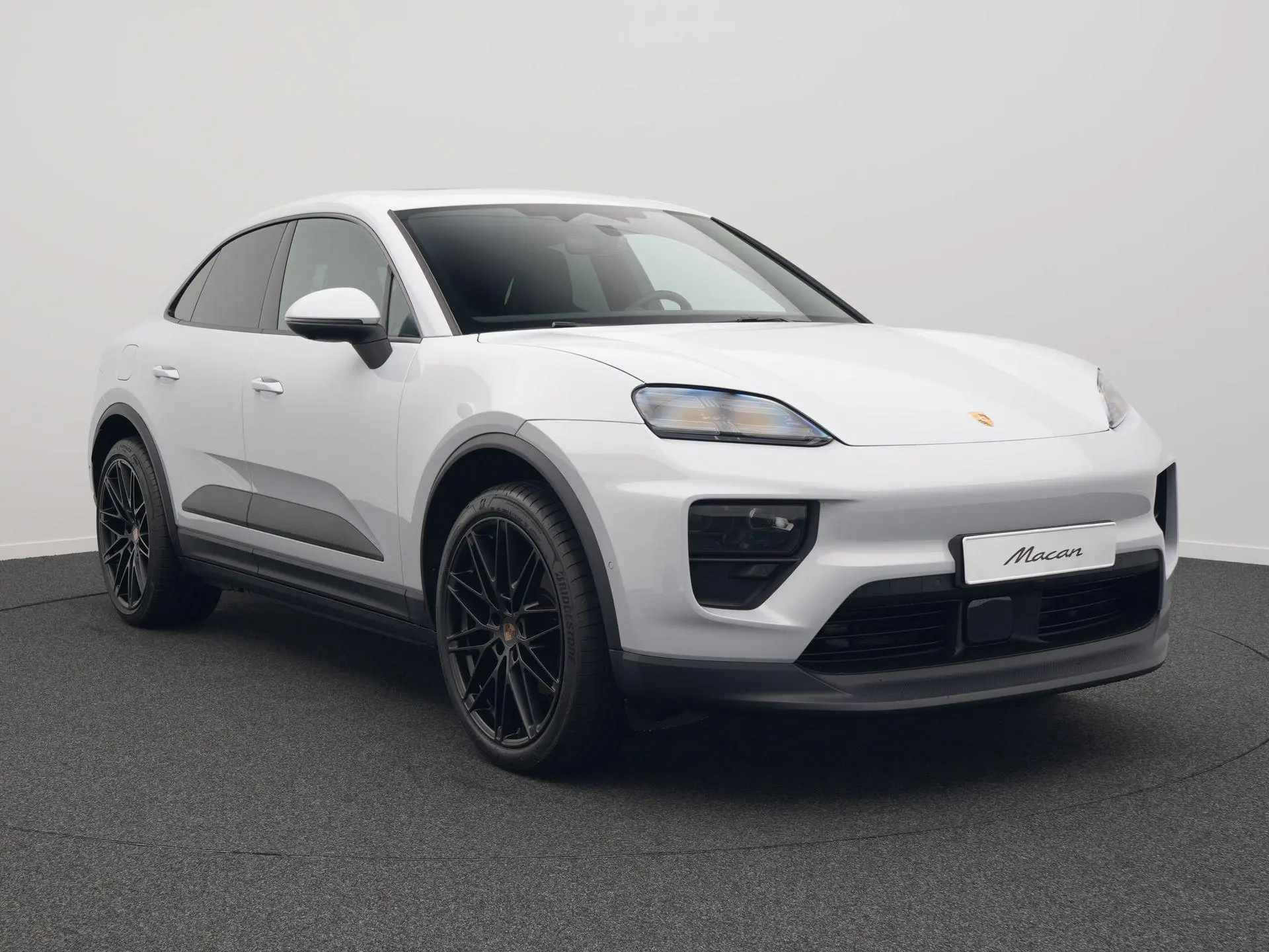 Macan 4