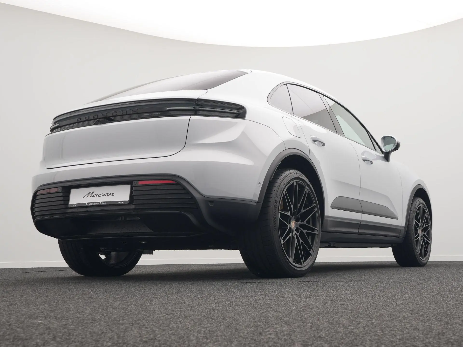 Macan 4