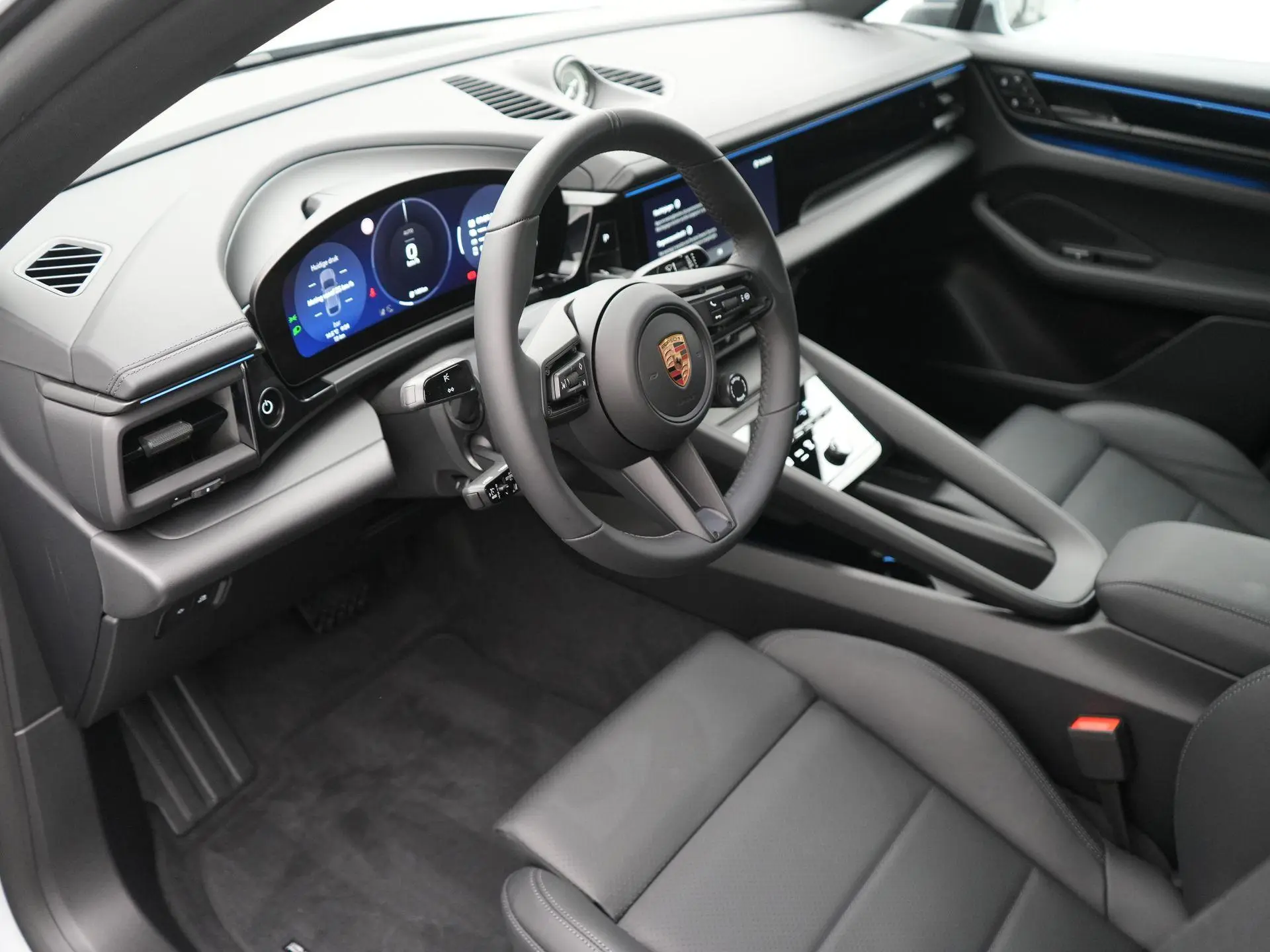 Macan 4