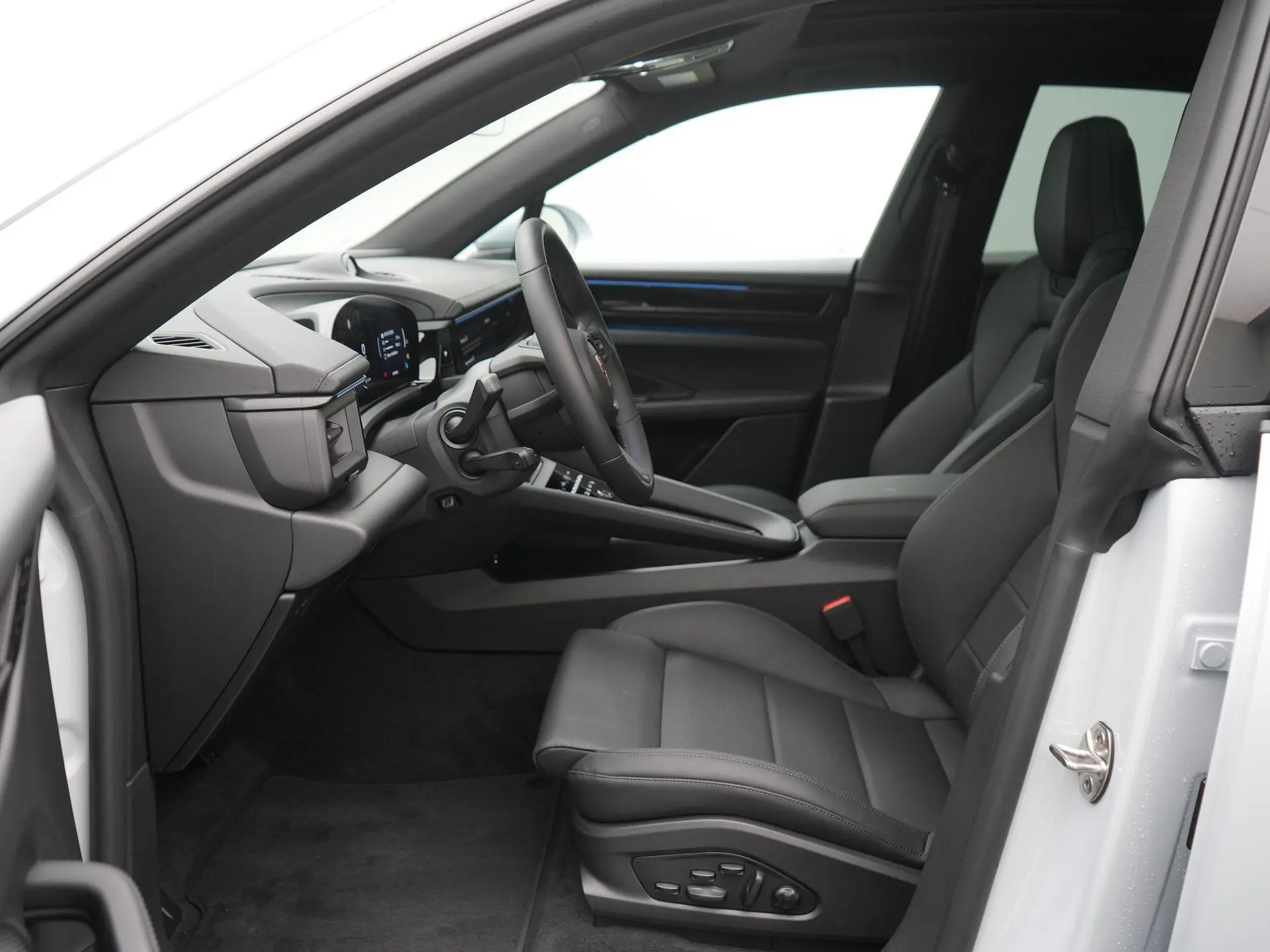 Macan 4