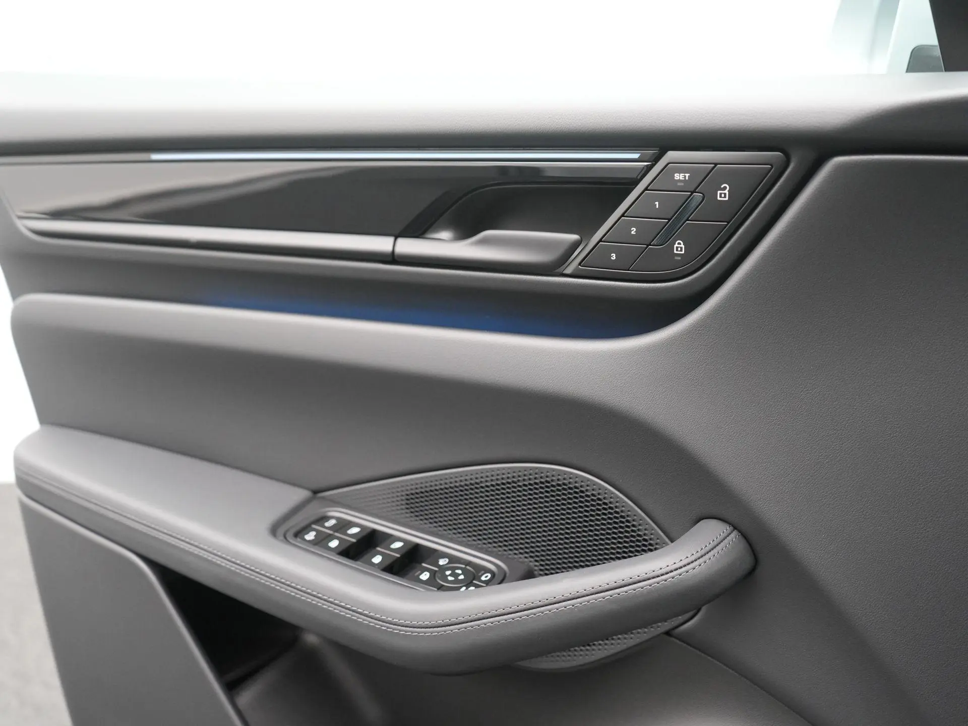 Macan 4