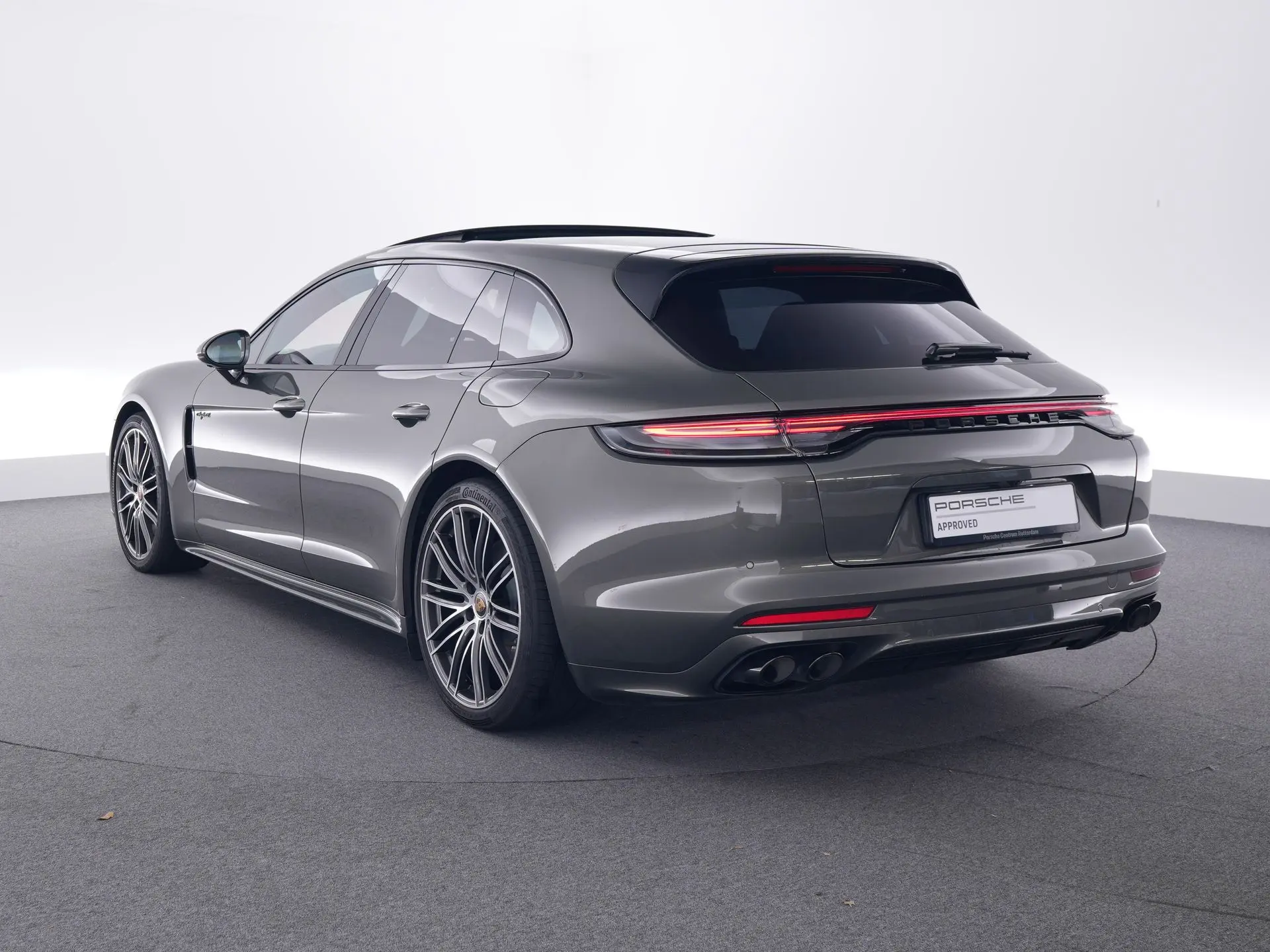 Panamera 4 E-Hybrid Sport Turismo Platinum Edition