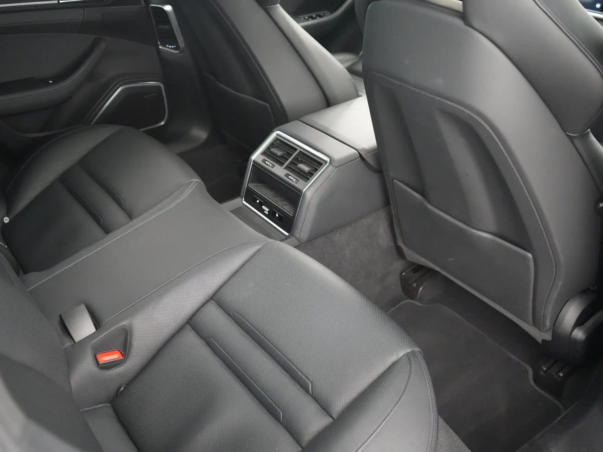 Panamera 4 E-Hybrid Sport Turismo Platinum Edition