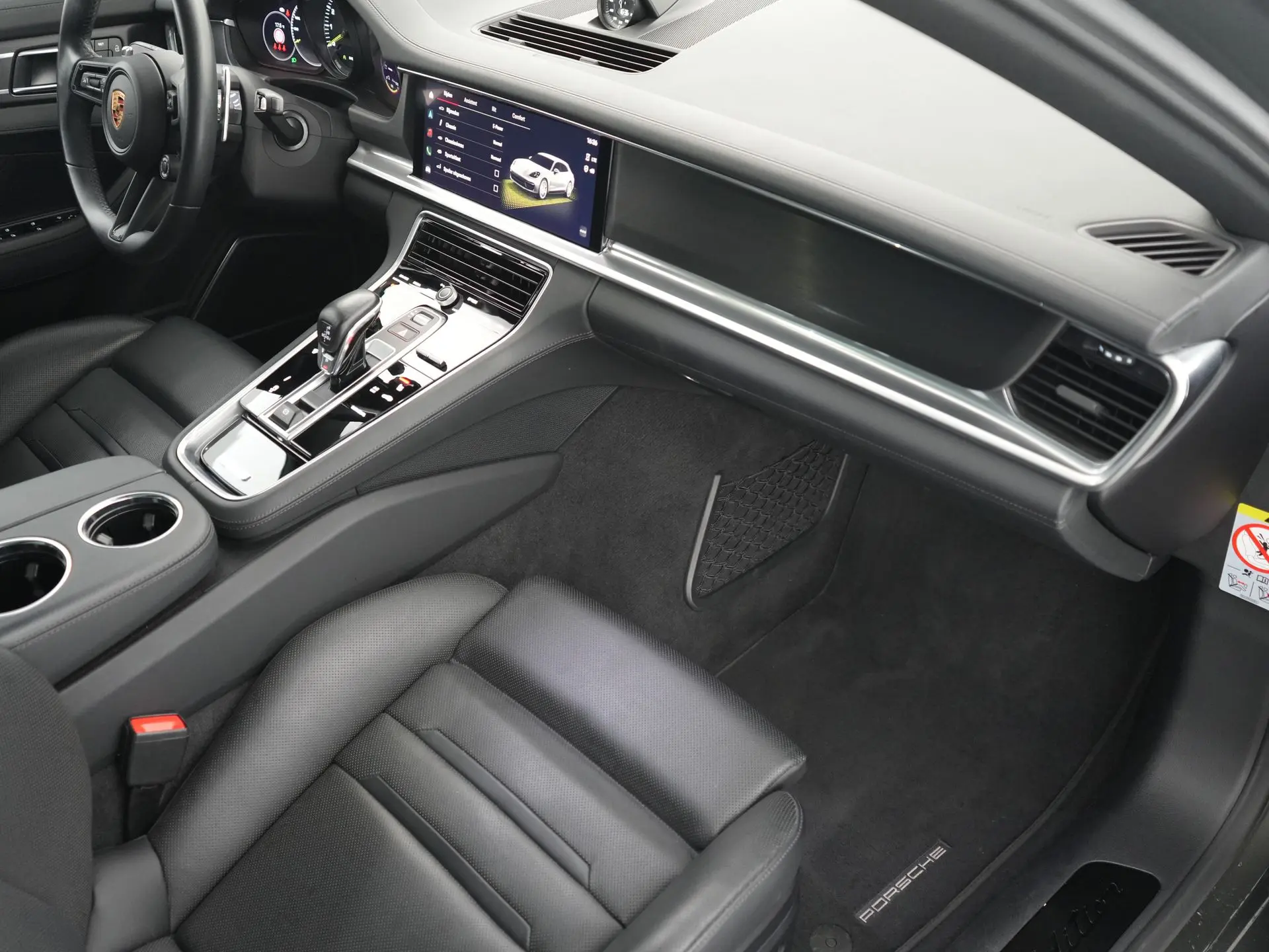 Panamera 4 E-Hybrid Sport Turismo Platinum Edition