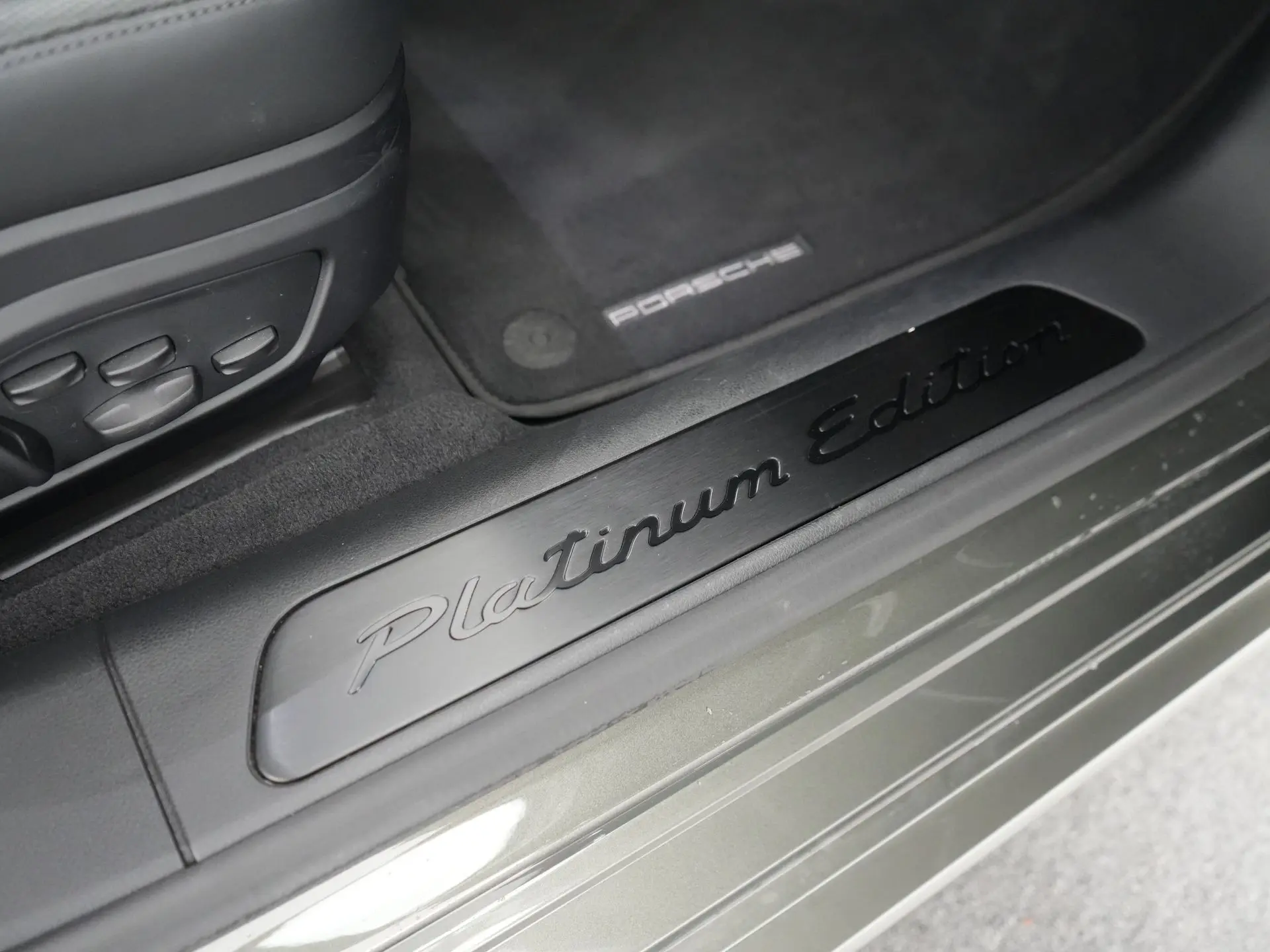 Panamera 4 E-Hybrid Sport Turismo Platinum Edition