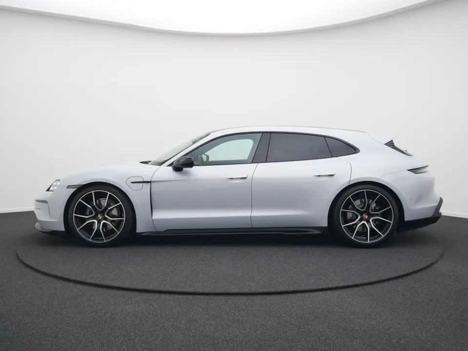 Porsche Taycan Sport Turismo Black Edition