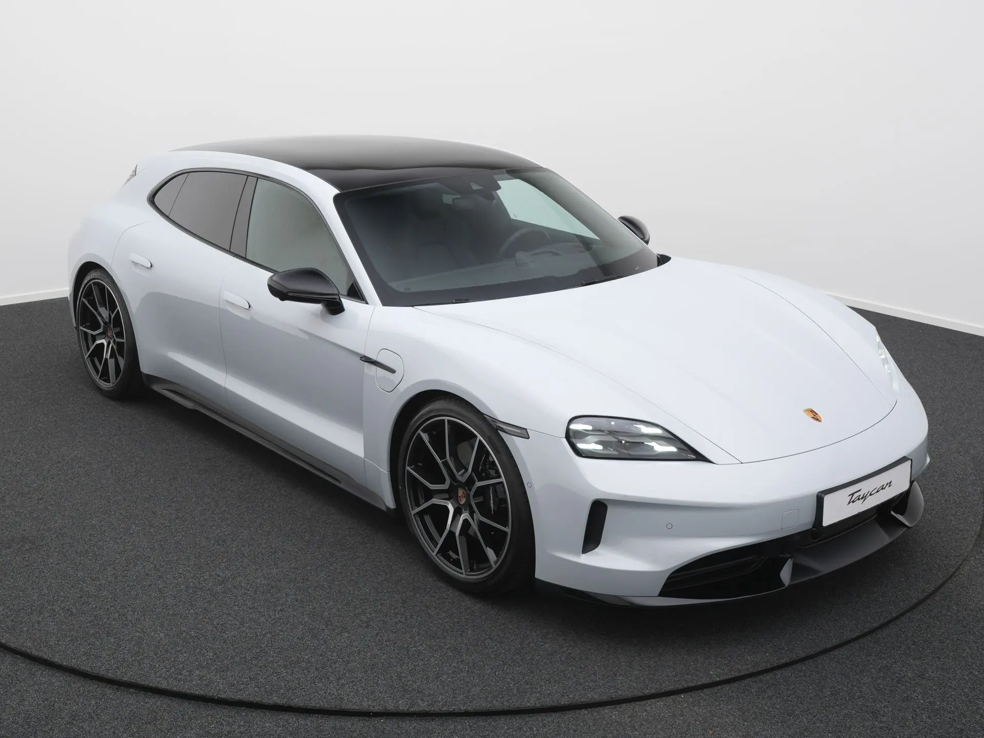 Taycan Sport Turismo Black Edition