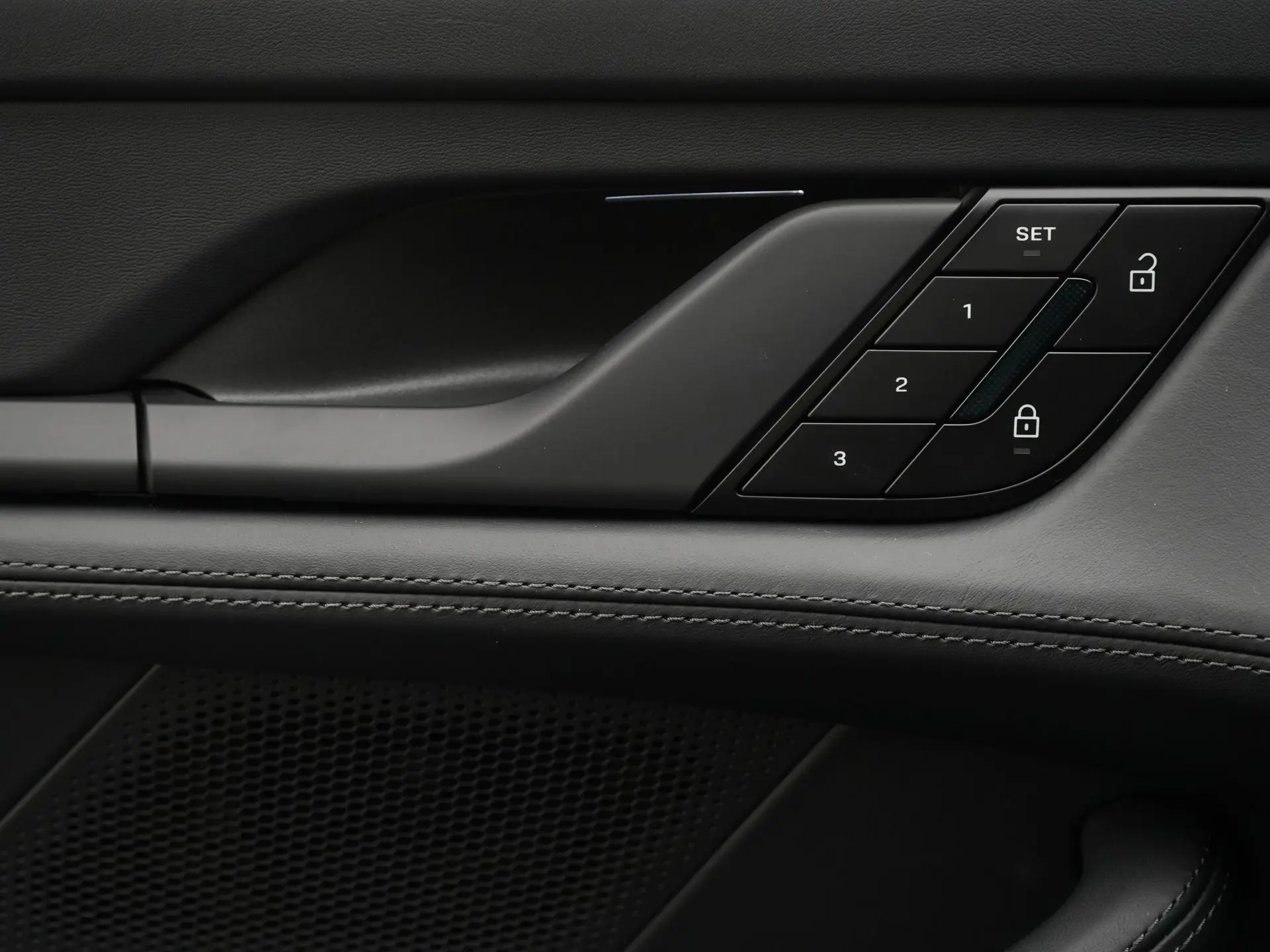 Taycan Sport Turismo Black Edition