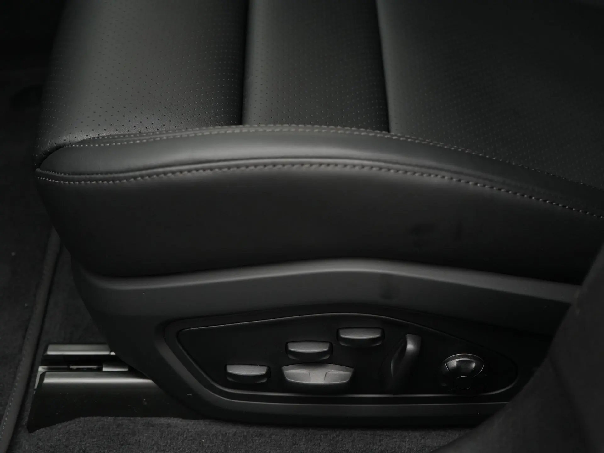 Taycan Sport Turismo Black Edition