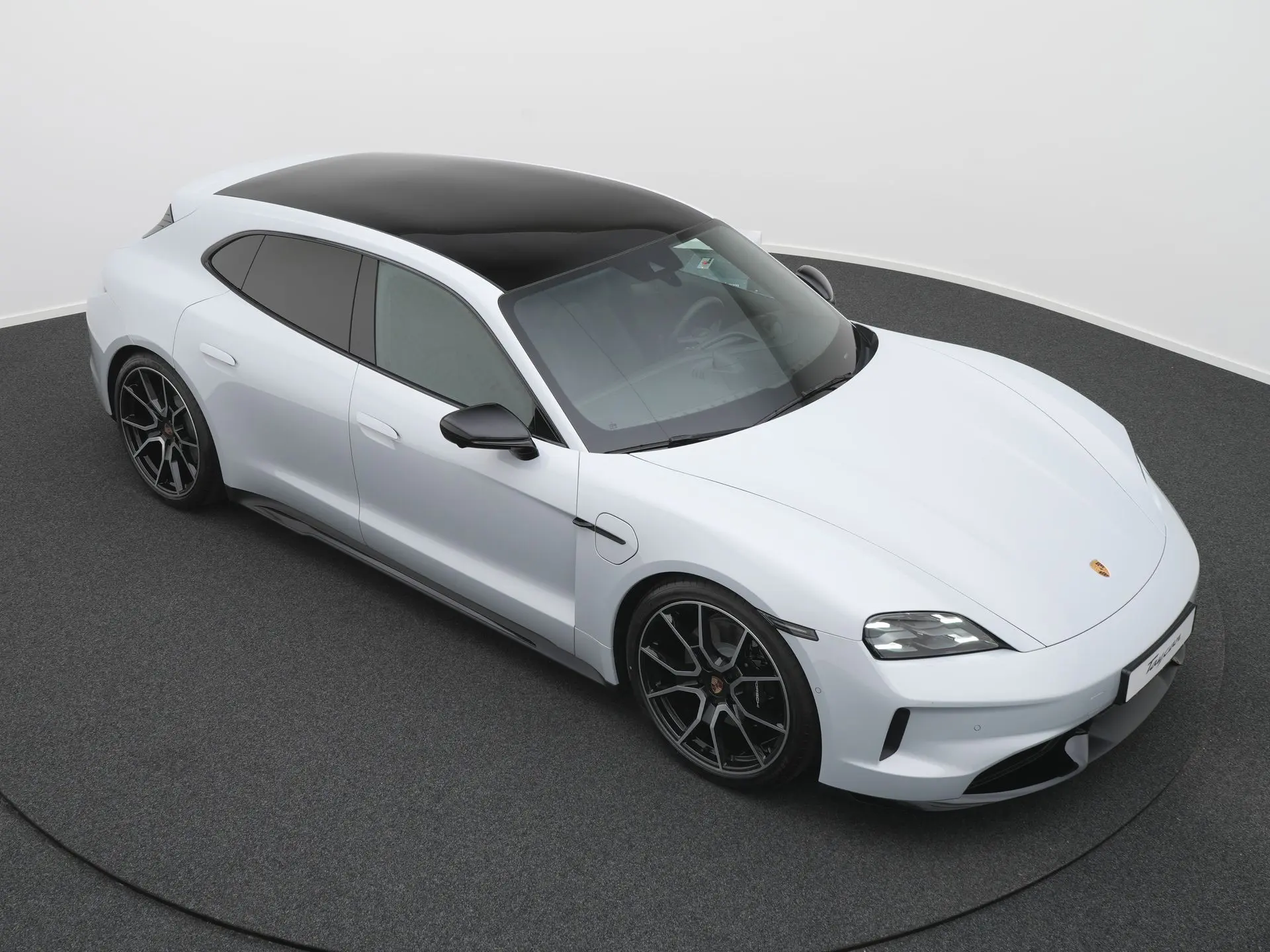 Taycan Sport Turismo Black Edition