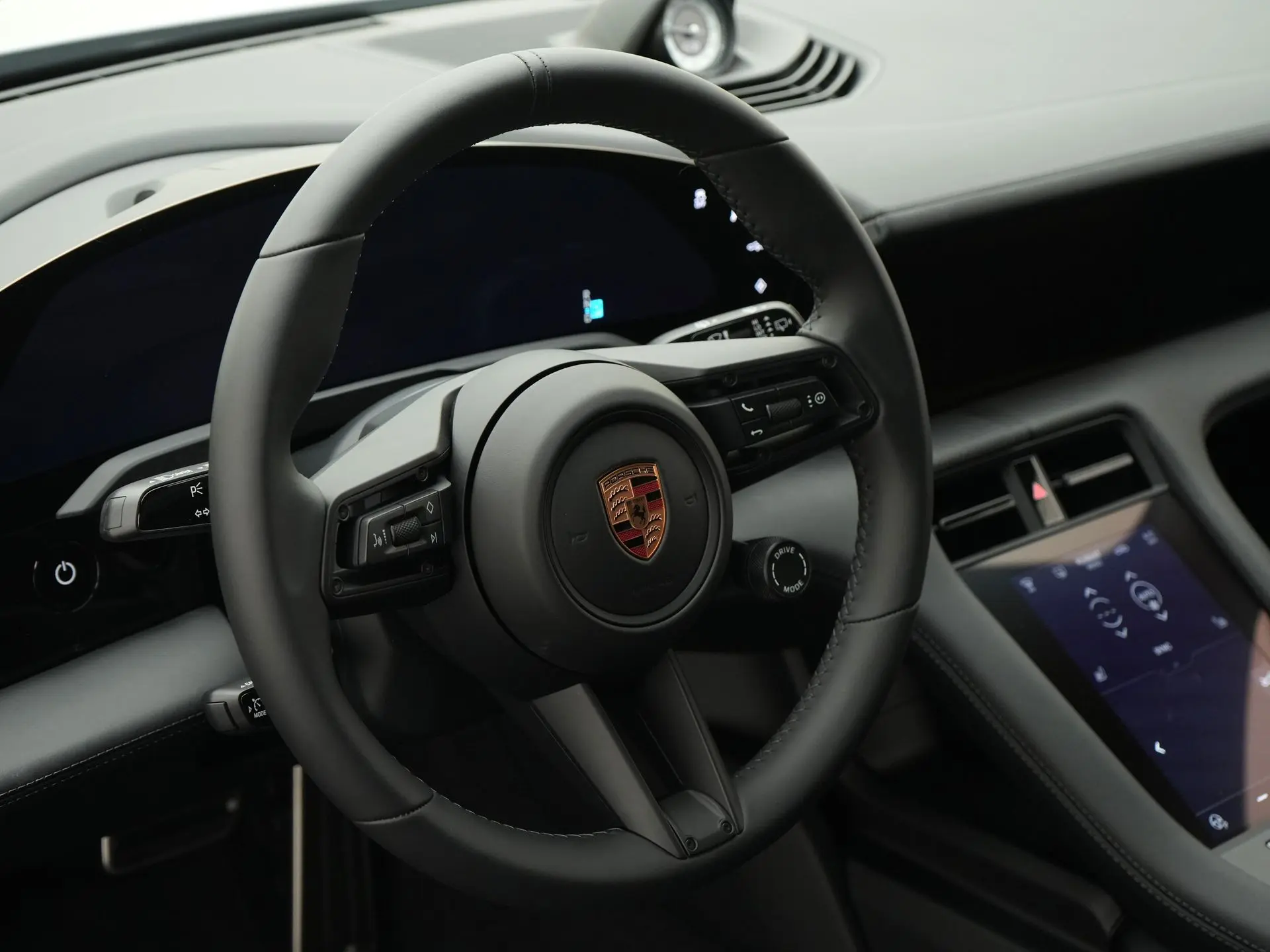 Taycan Sport Turismo Black Edition