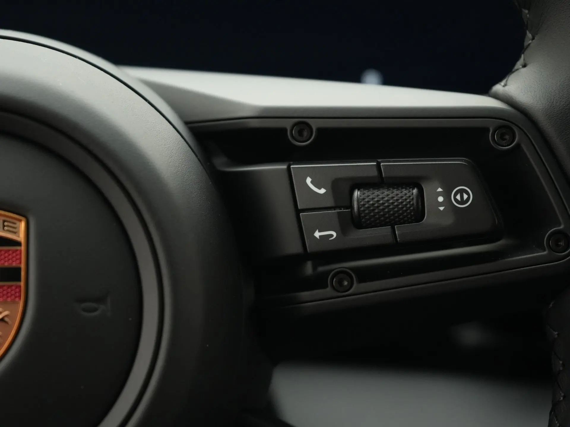 Taycan Sport Turismo Black Edition