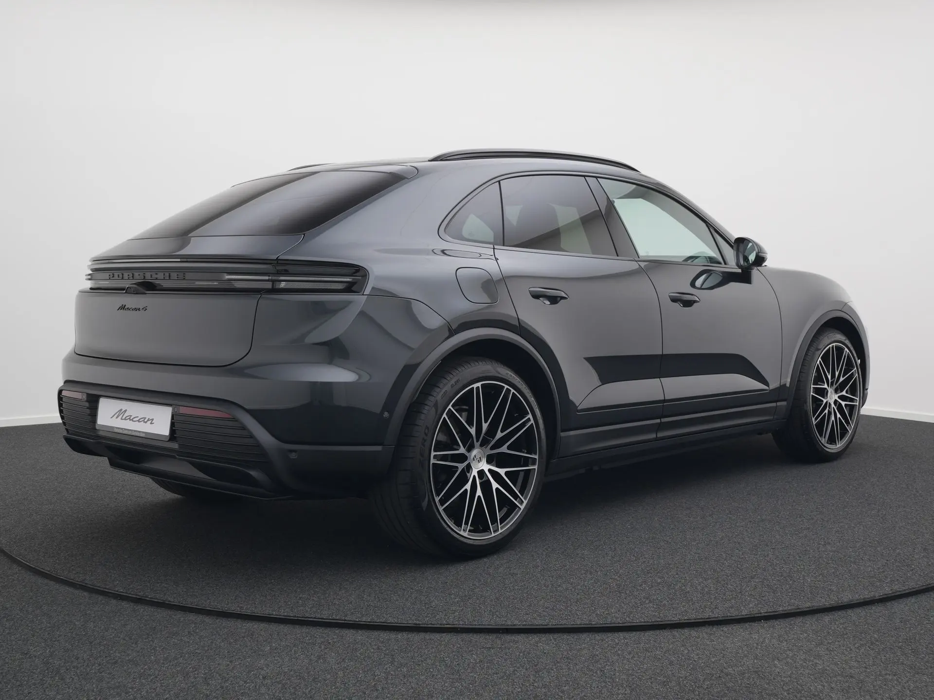 Macan 4