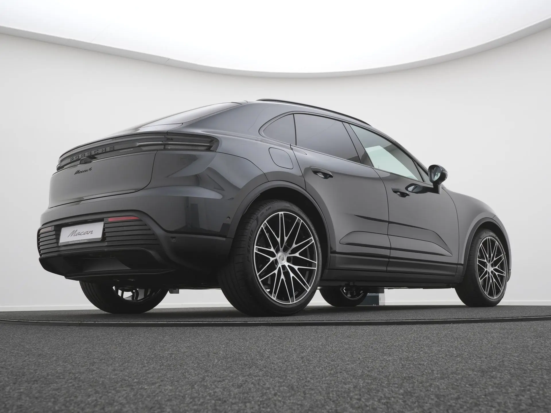 Macan 4