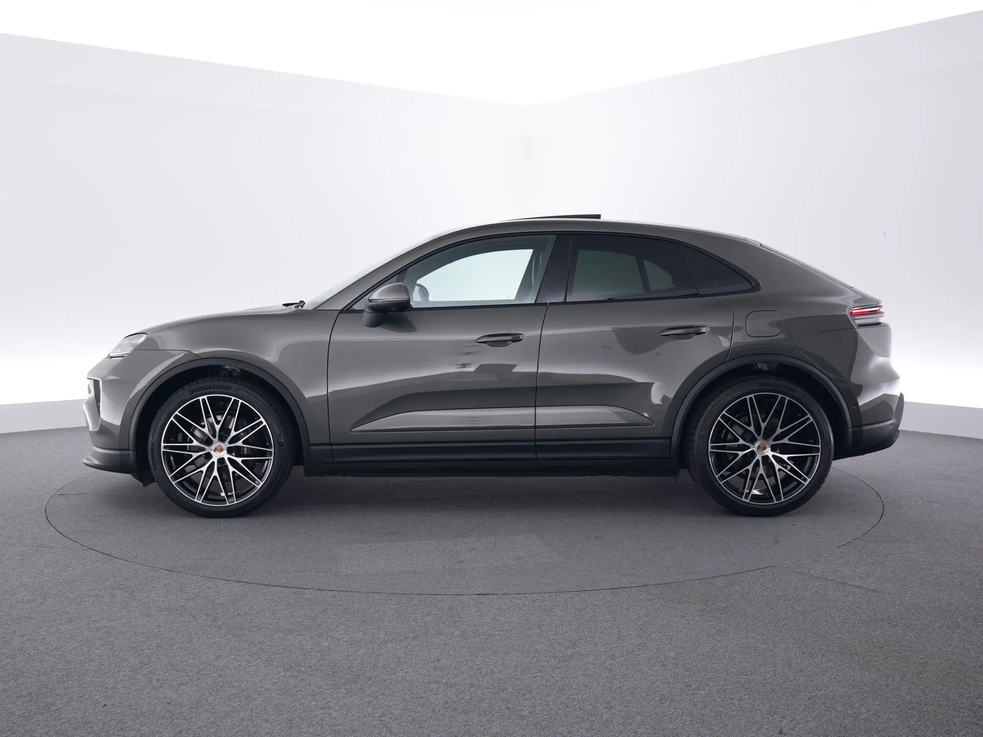 Macan 4