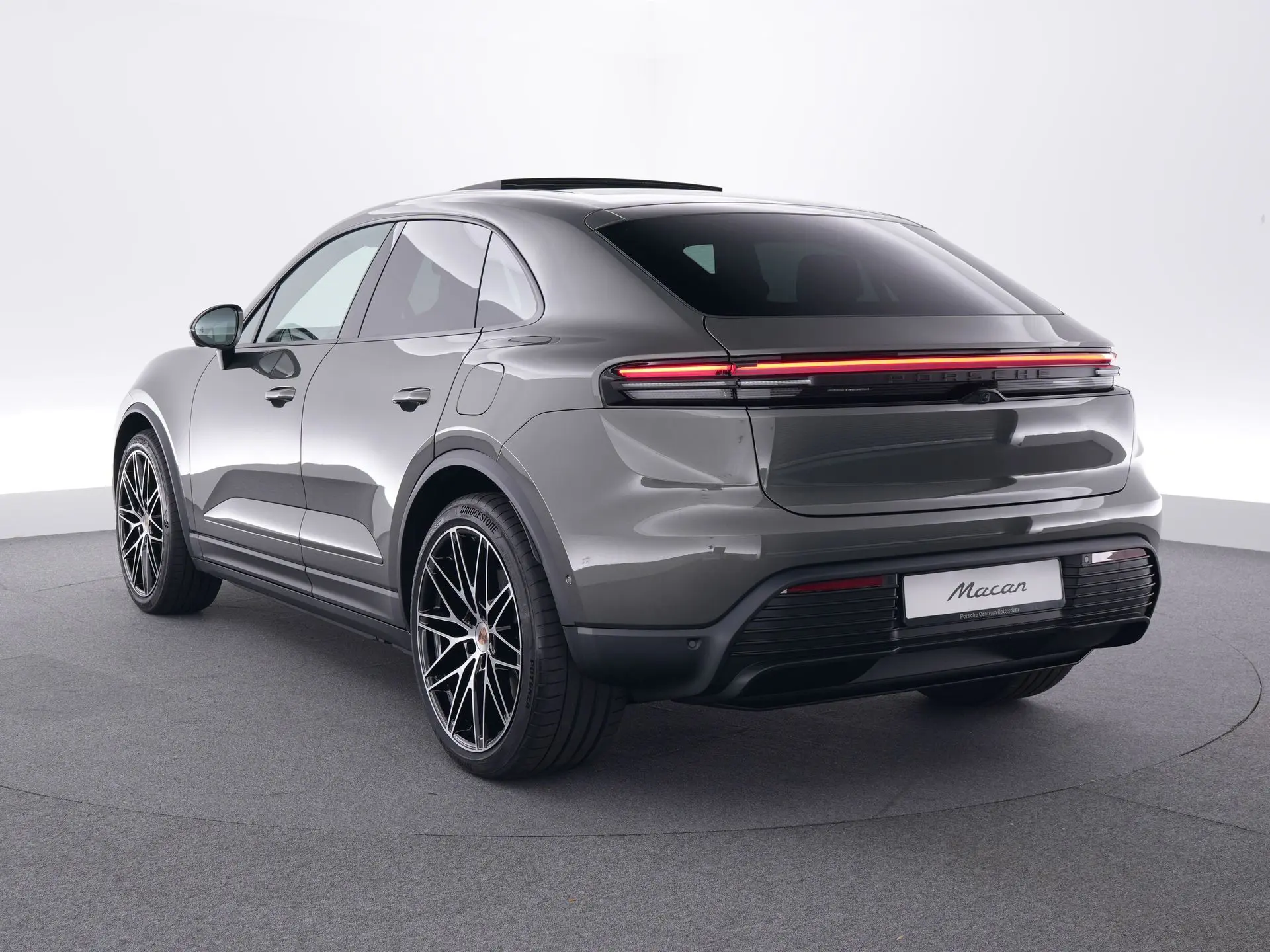 Macan 4