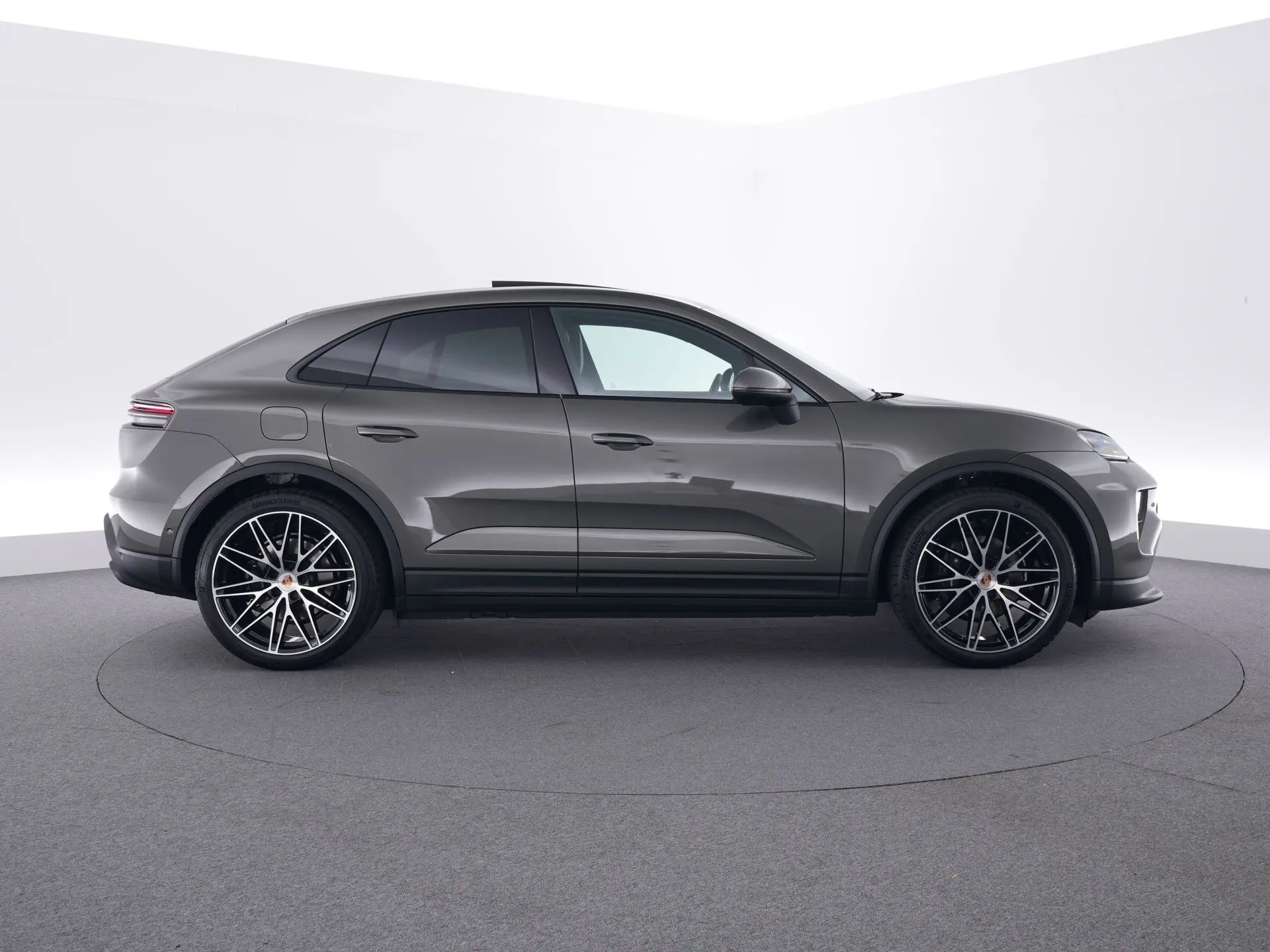 Macan 4