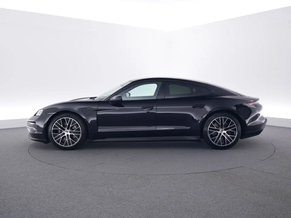 Porsche Taycan 4