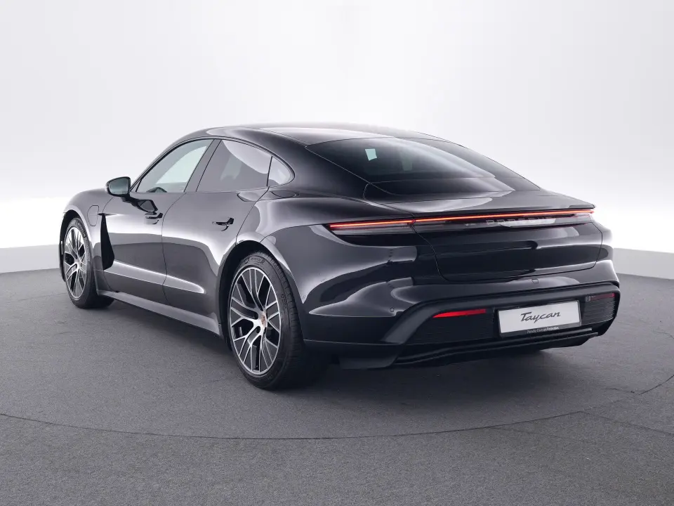 Porsche Taycan 4