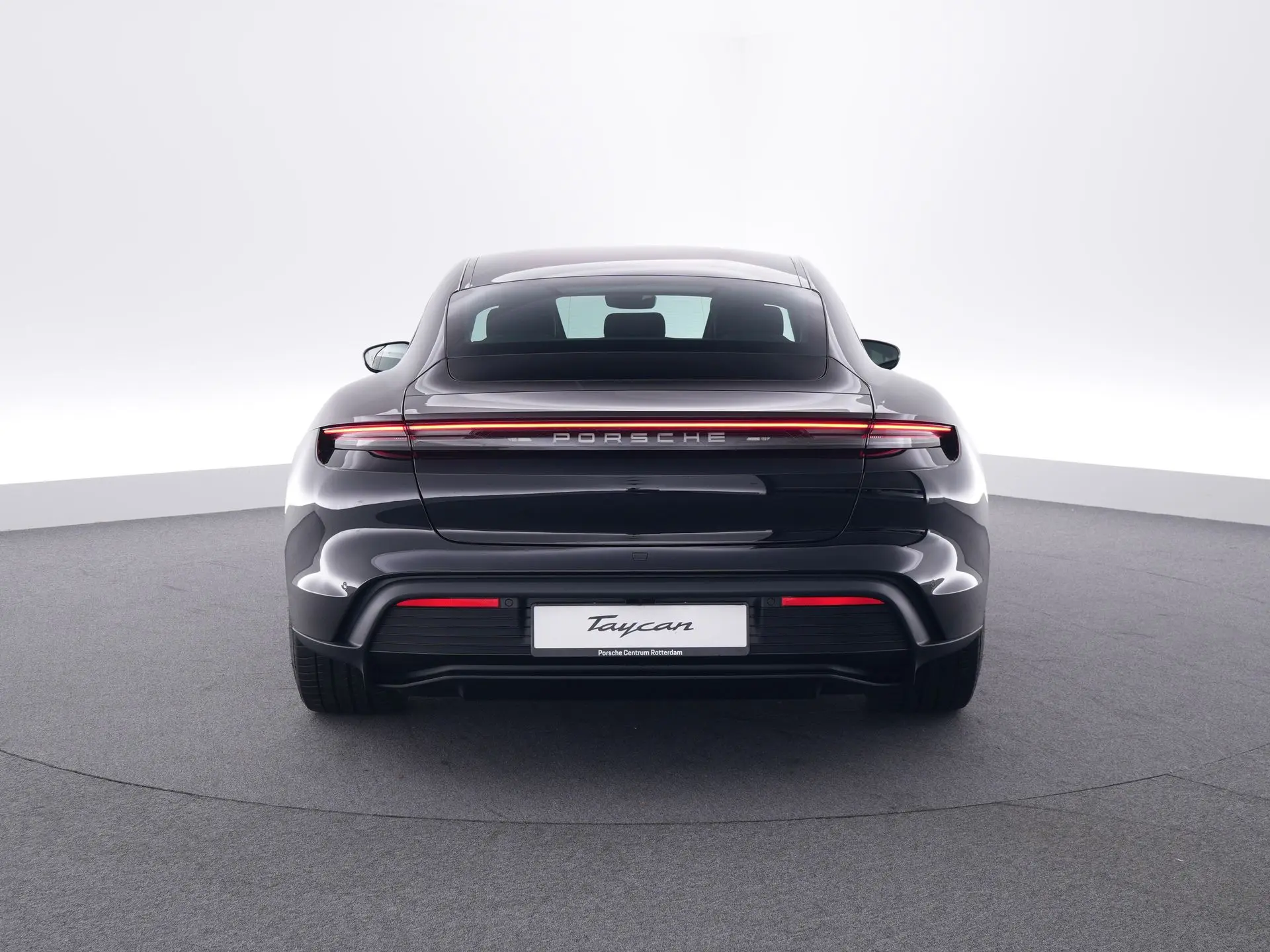 Taycan 4