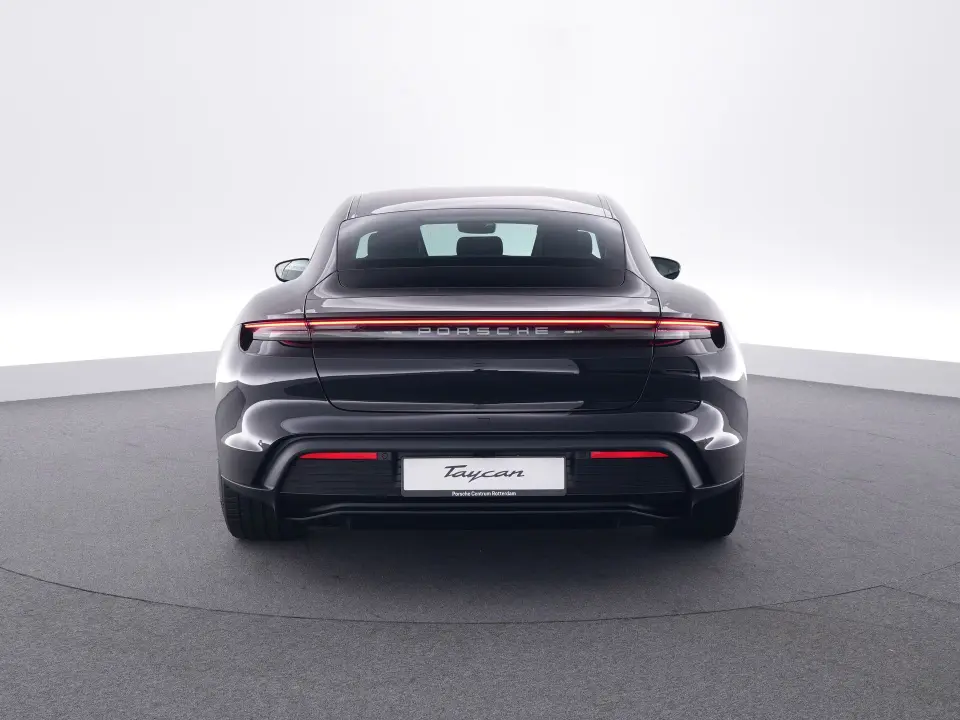 Taycan 4