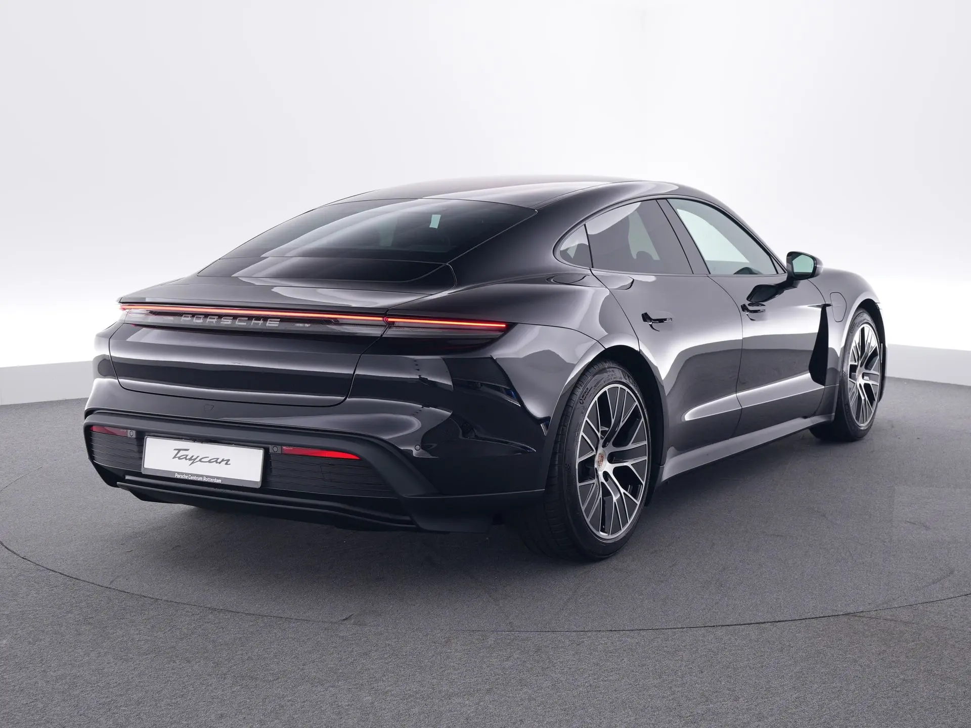 Taycan 4
