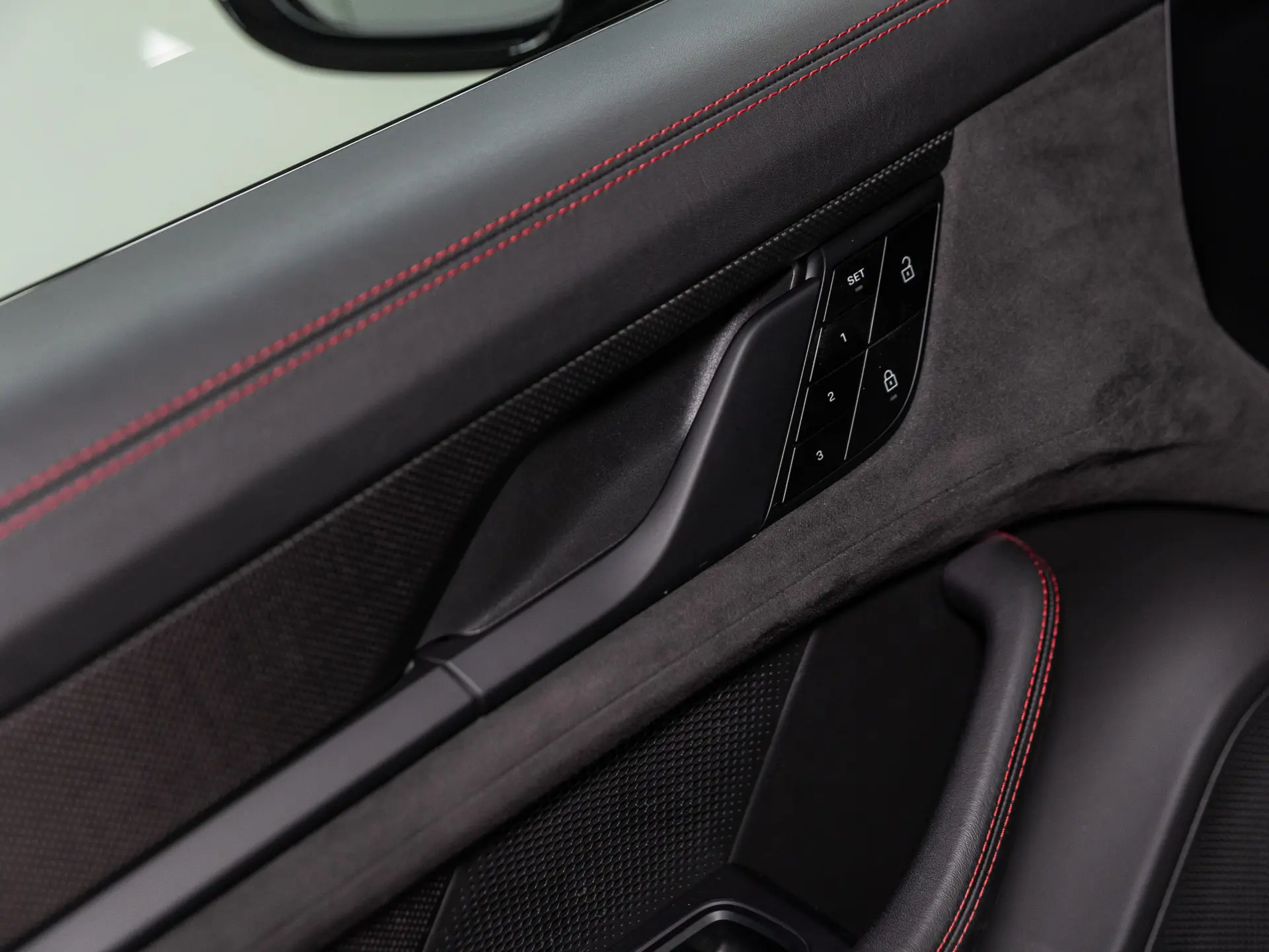 Taycan GTS Sport Turismo