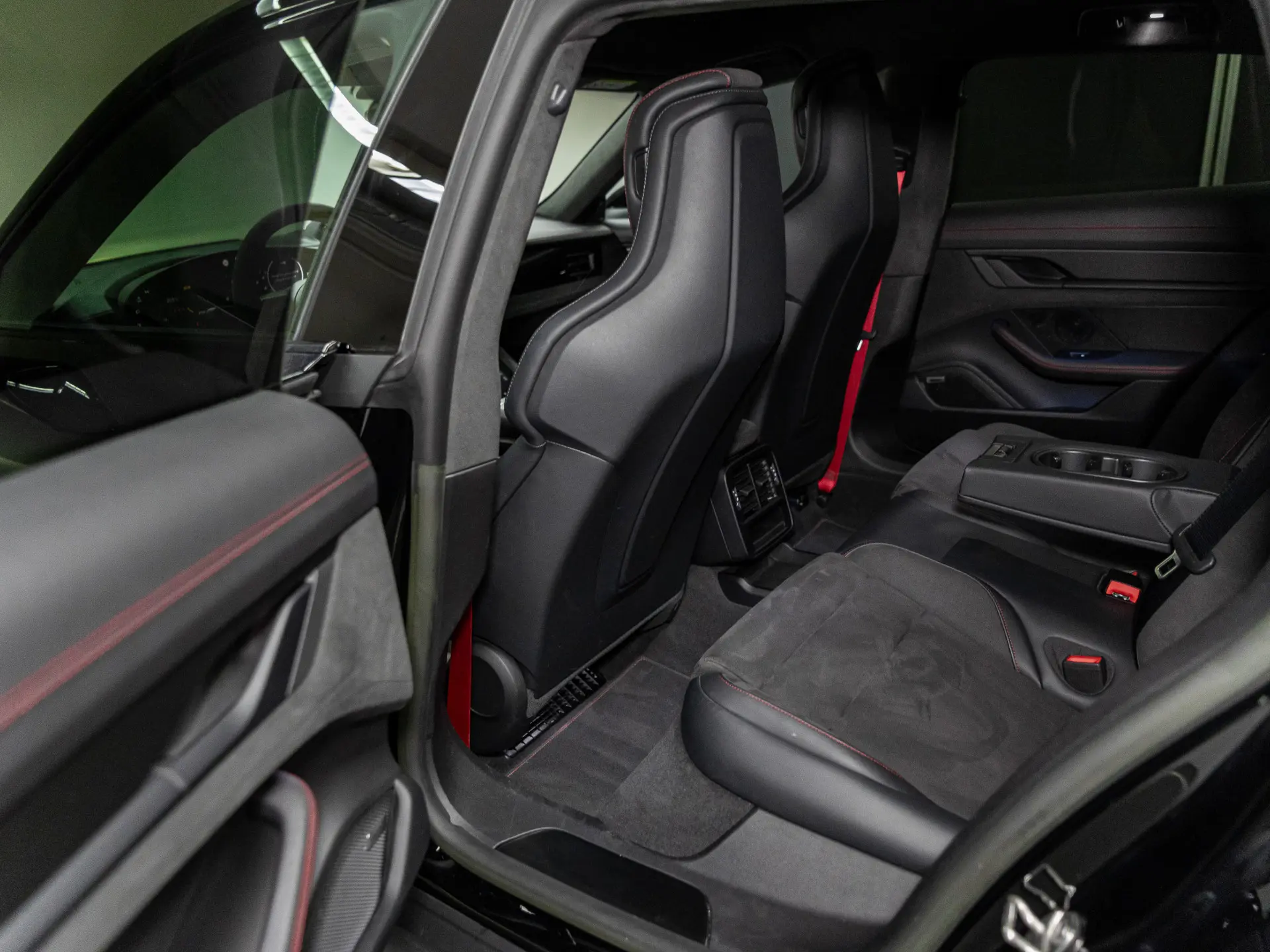 Taycan GTS Sport Turismo