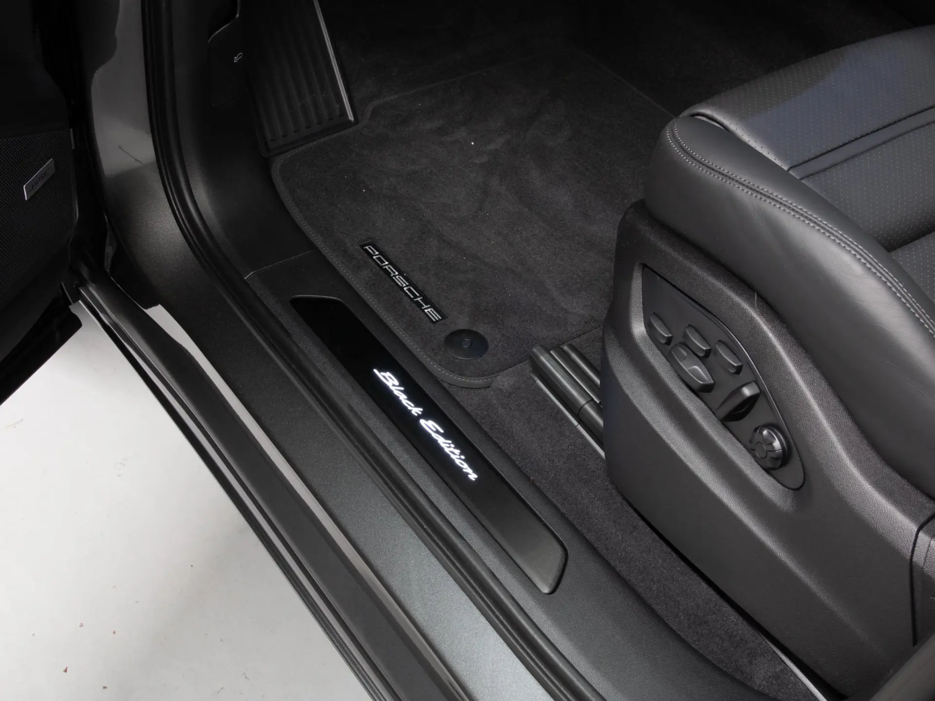 Cayenne S E-Hybrid Black Edition