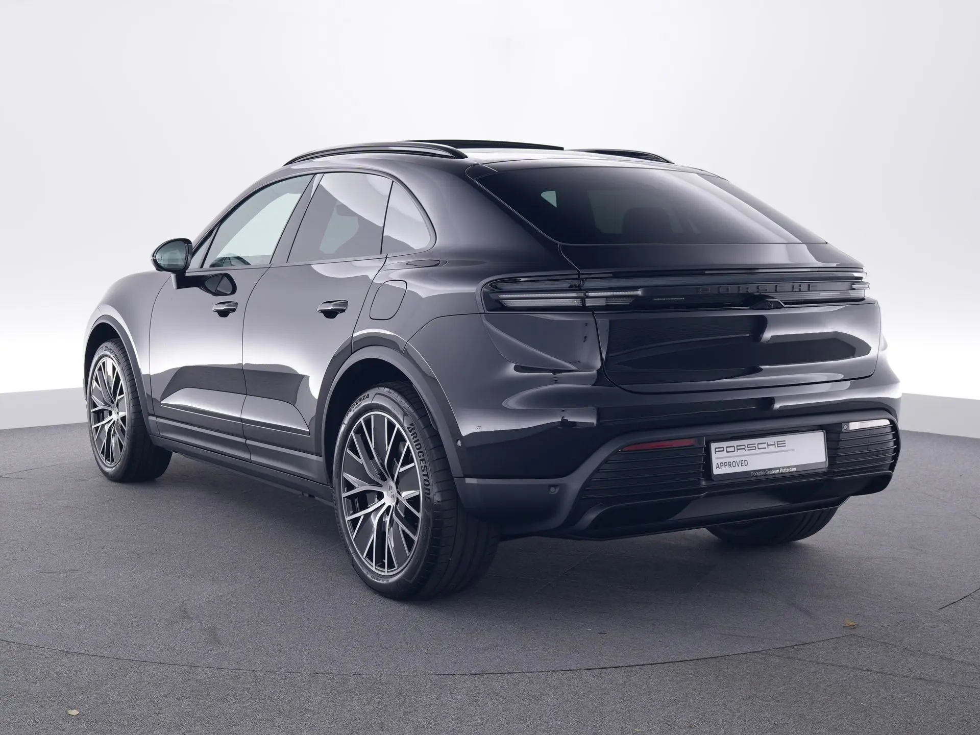 Macan 4