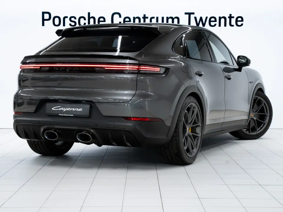Porsche Cayenne Turbo E-Hybrid Coupé met GT Pakket