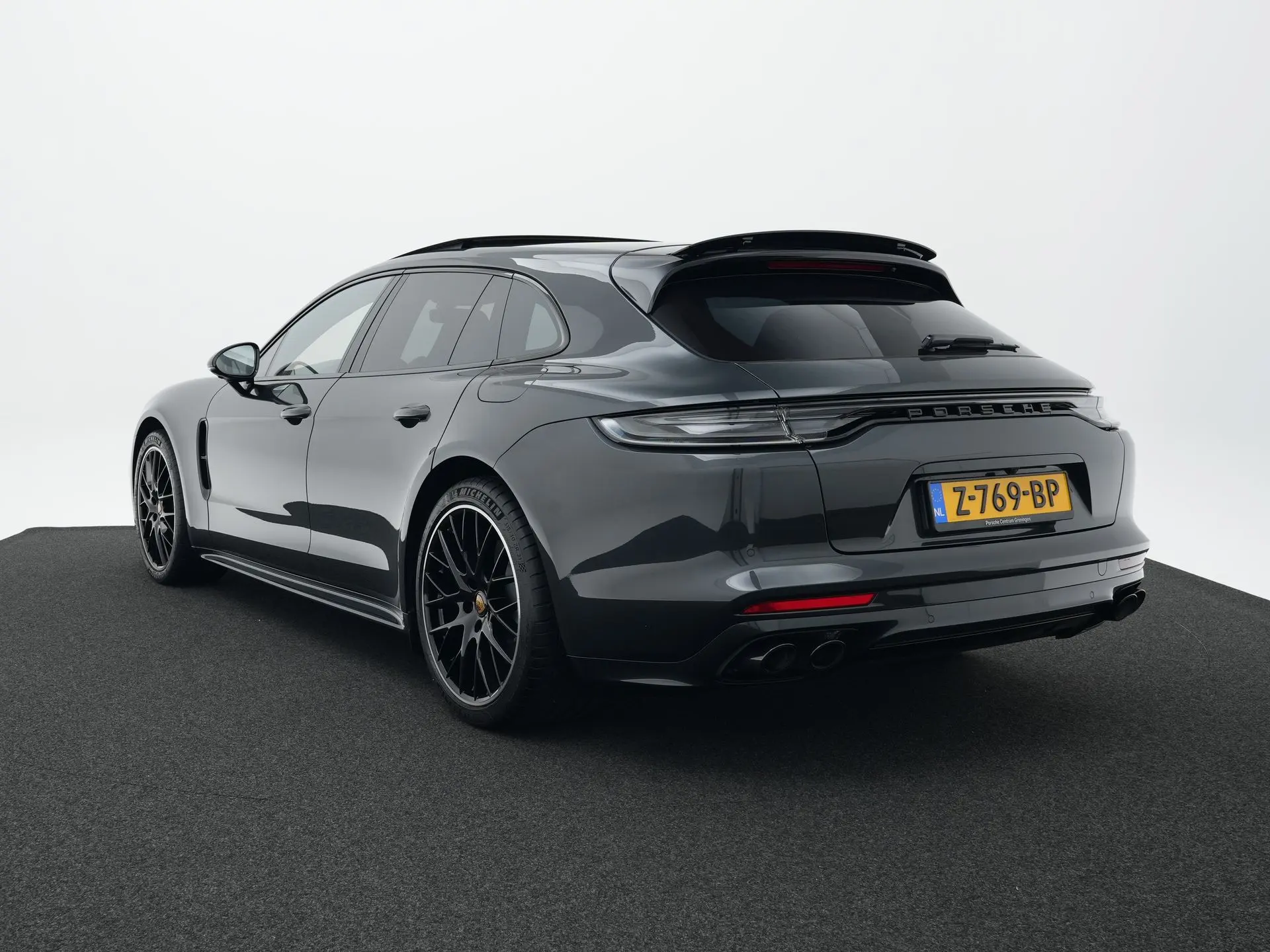 Panamera 4 E-Hybrid Sport Turismo Platinum Edition