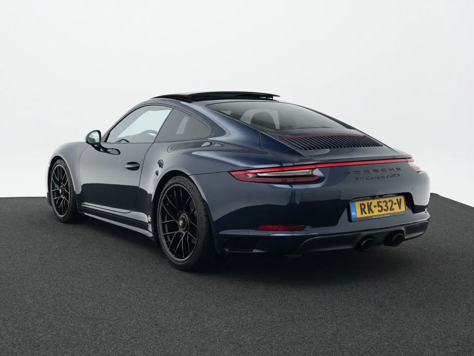 Porsche 911 Carrera 4 GTS