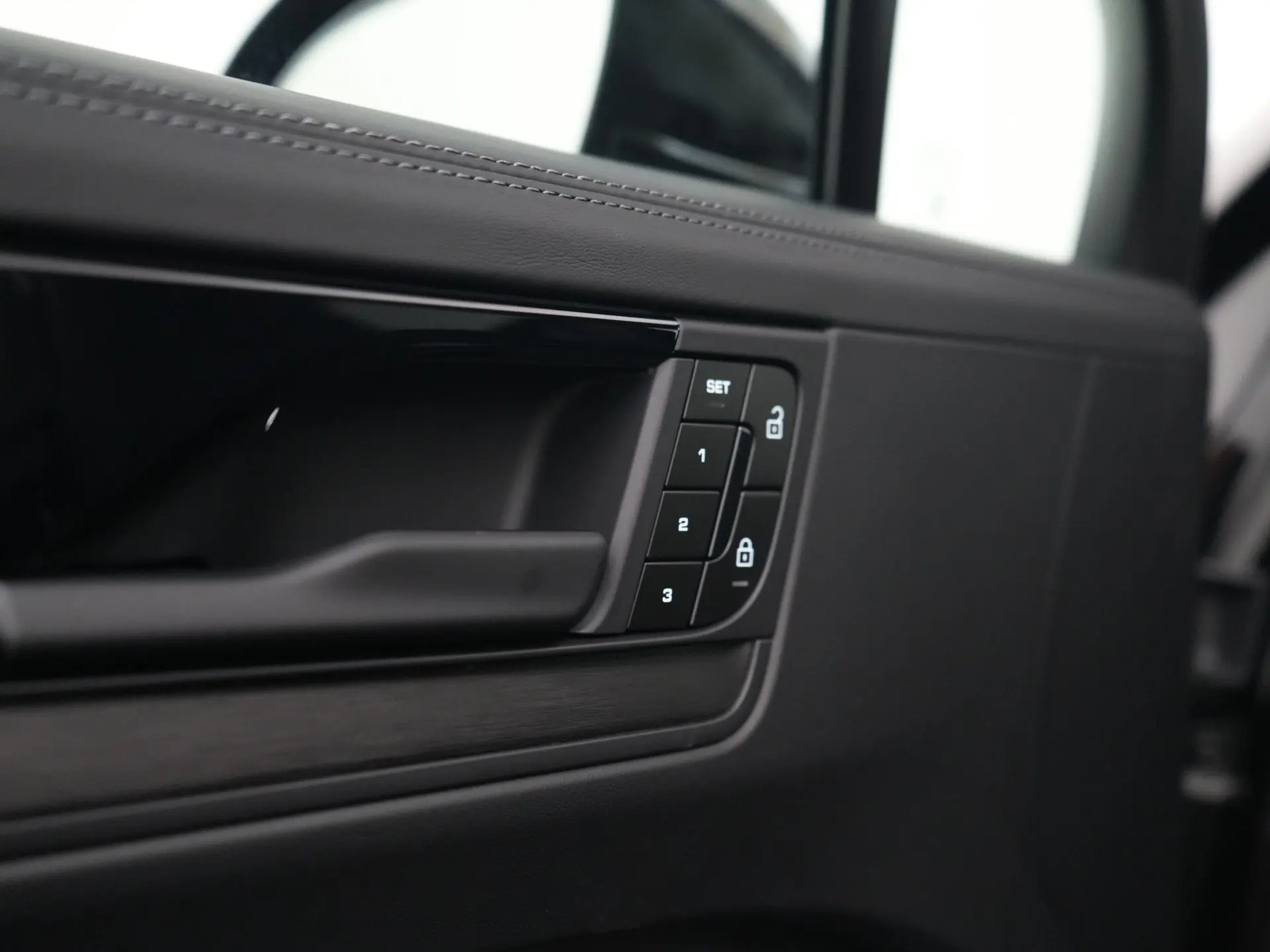 Cayenne E-Hybrid Black Edition