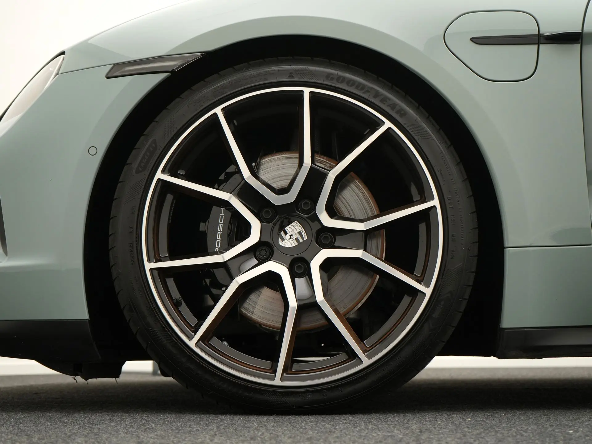 Taycan Sport Tursimo