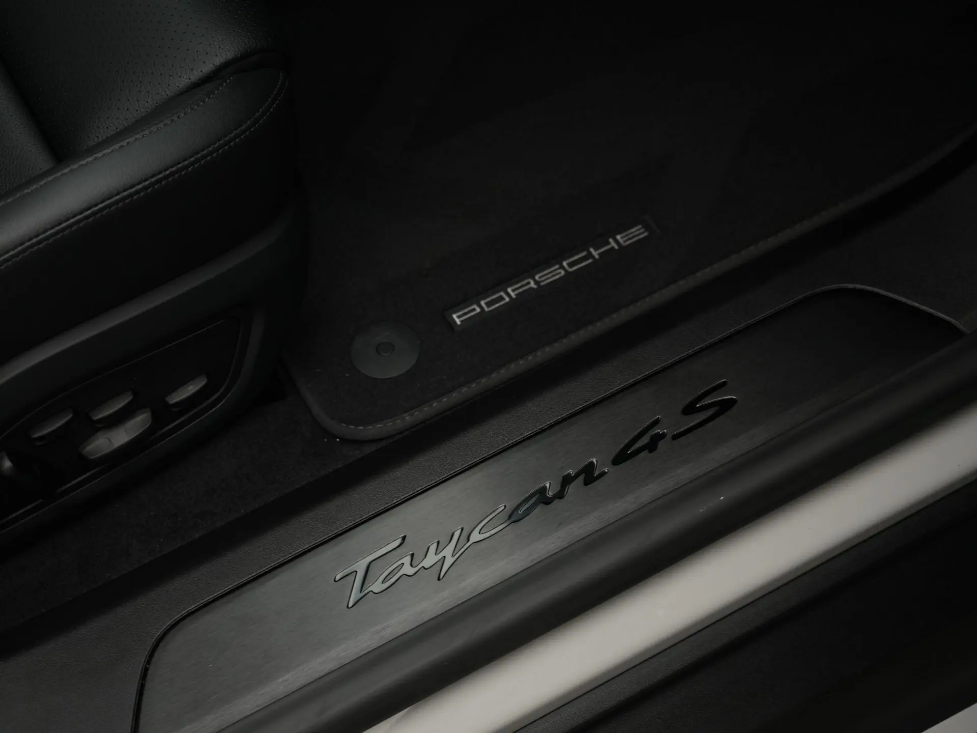 Taycan 4S