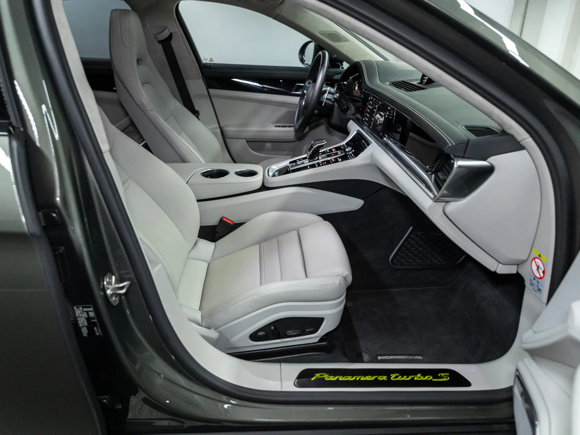 Panamera Turbo S E-Hybrid Sport Turismo