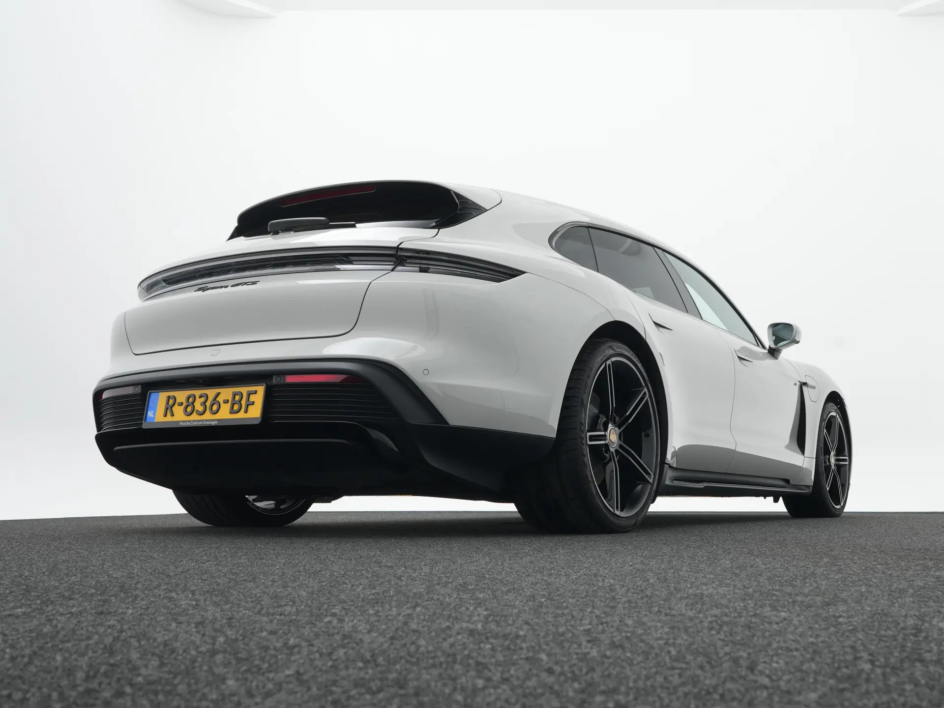 Taycan GTS Sport Turismo