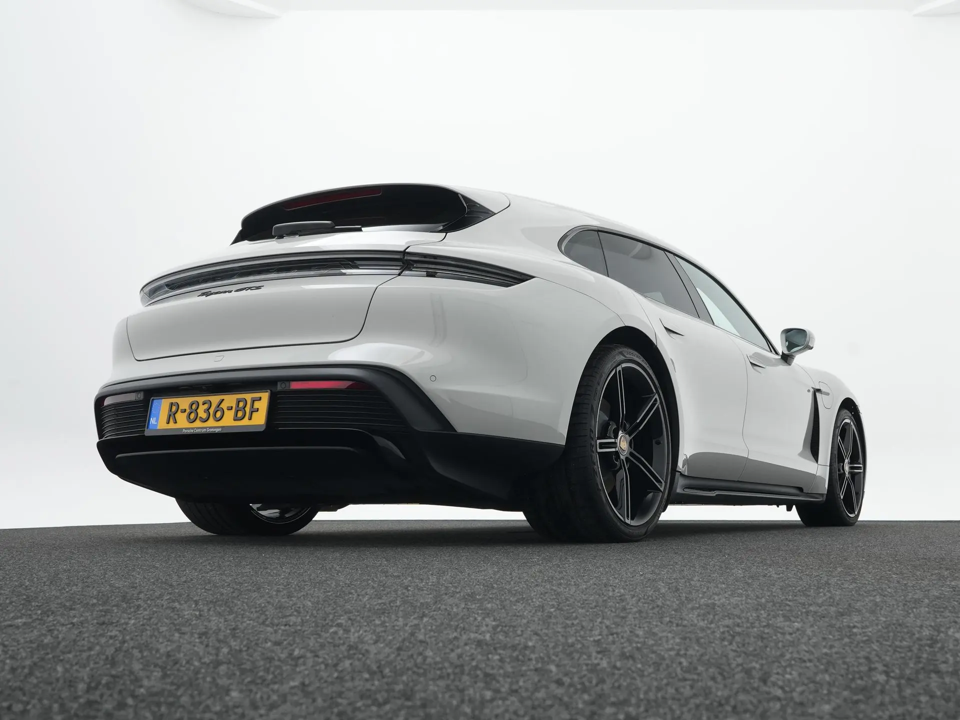 Taycan GTS Sport Turismo