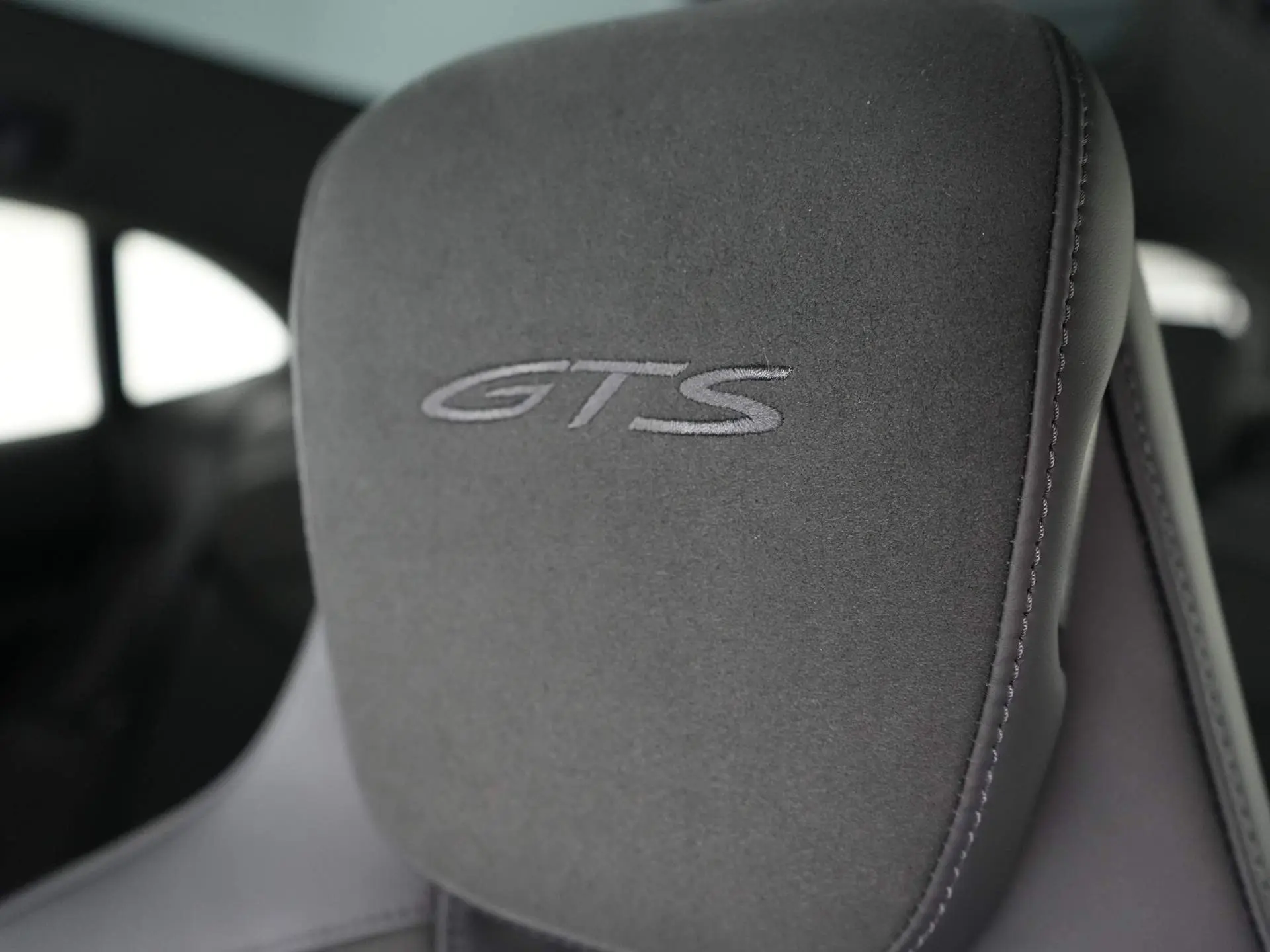 Taycan GTS Sport Turismo