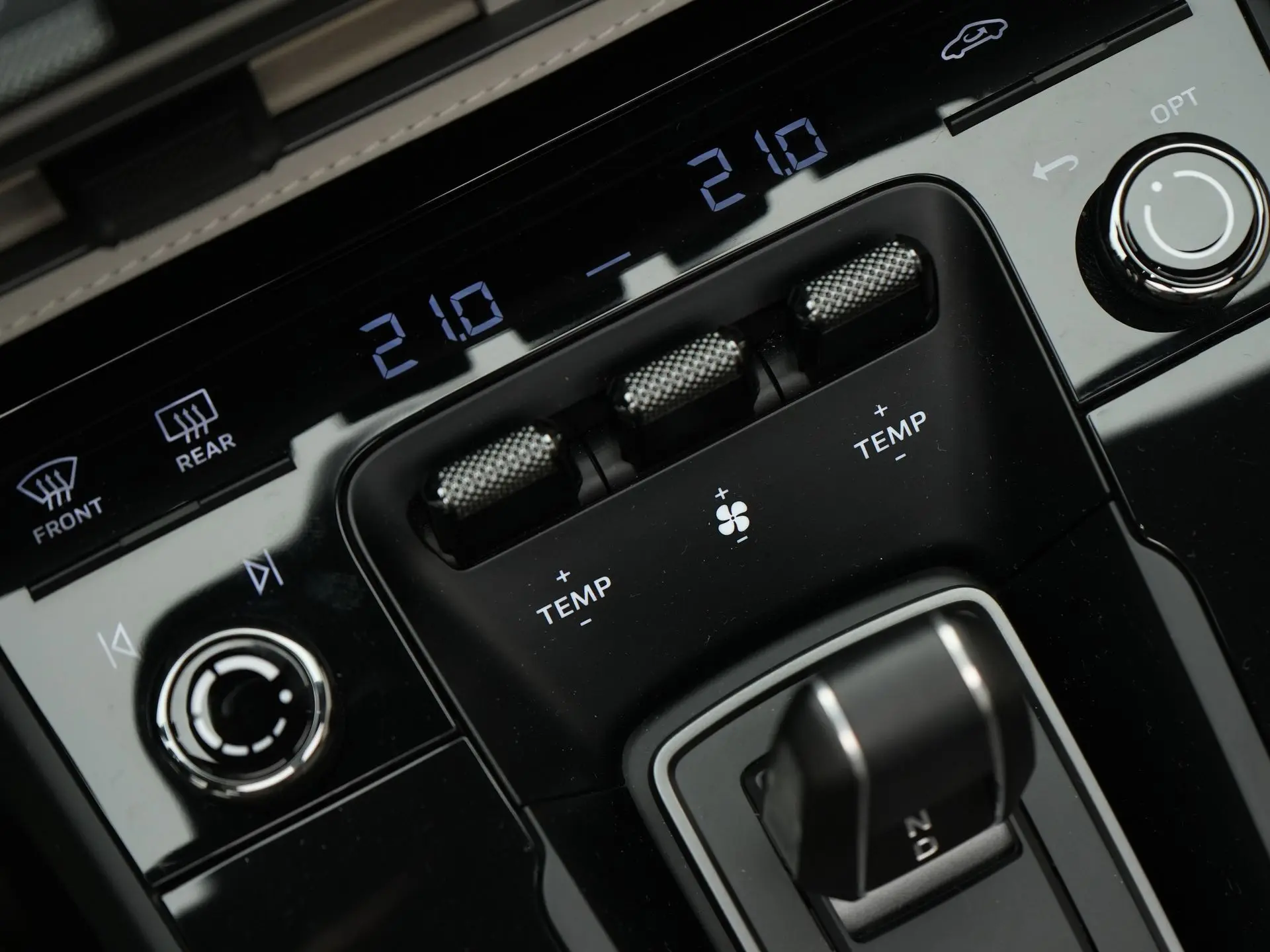 911 Carrera 4 GTS MJ2024