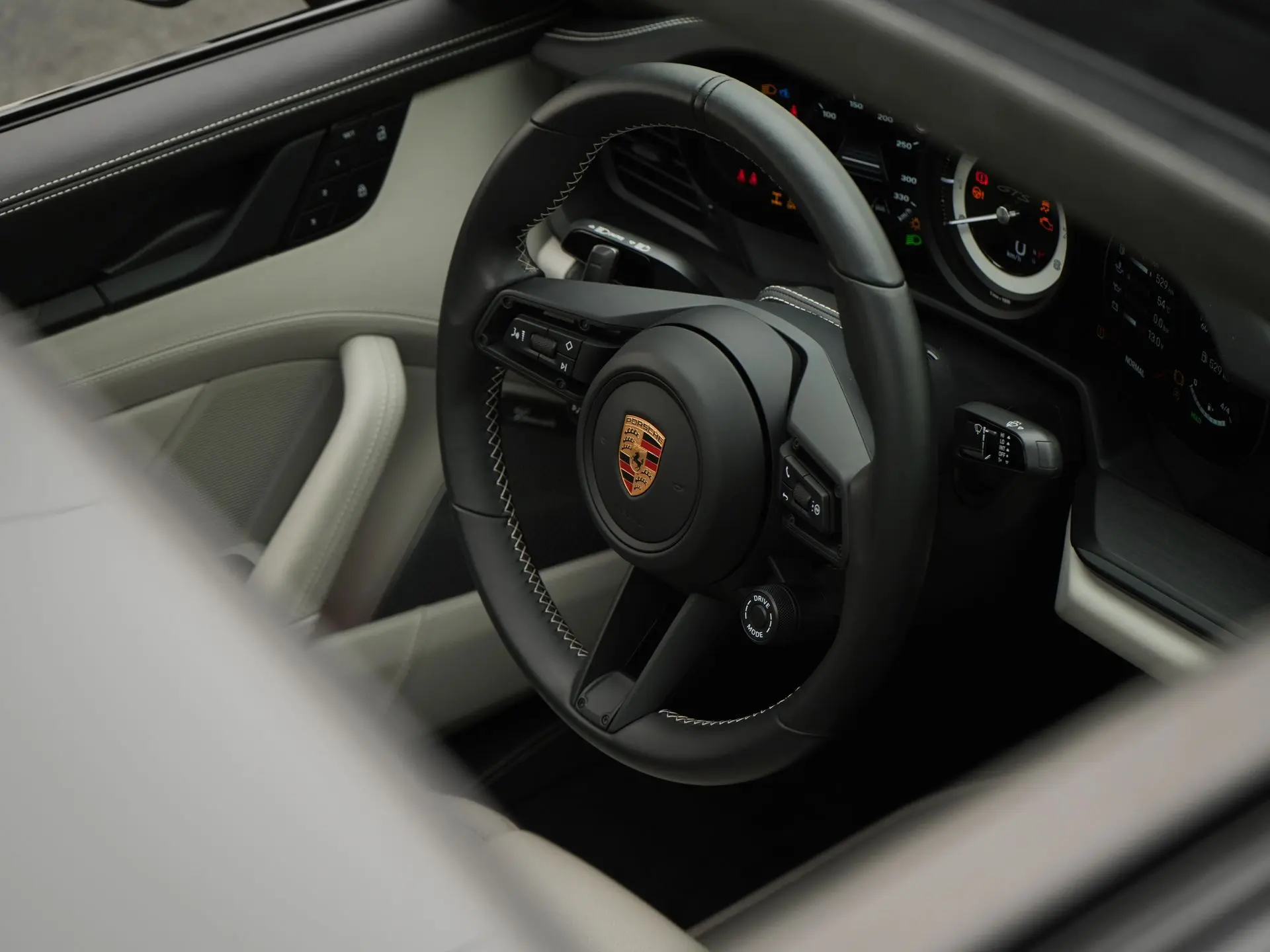 911 Carrera 4 GTS MJ2024