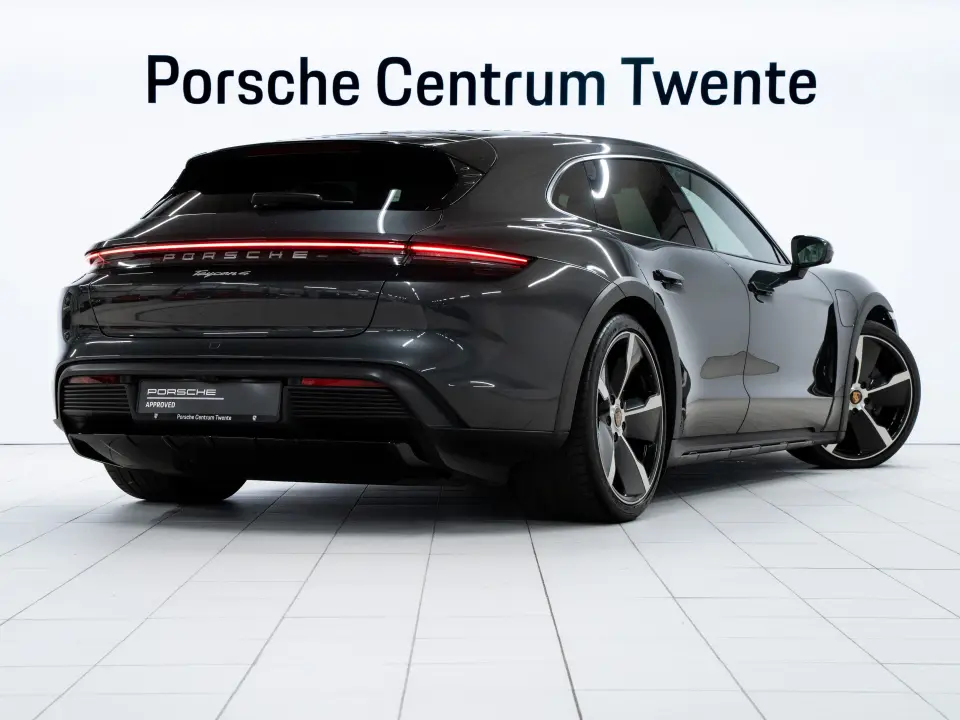 Porsche Taycan 4 Cross Turismo