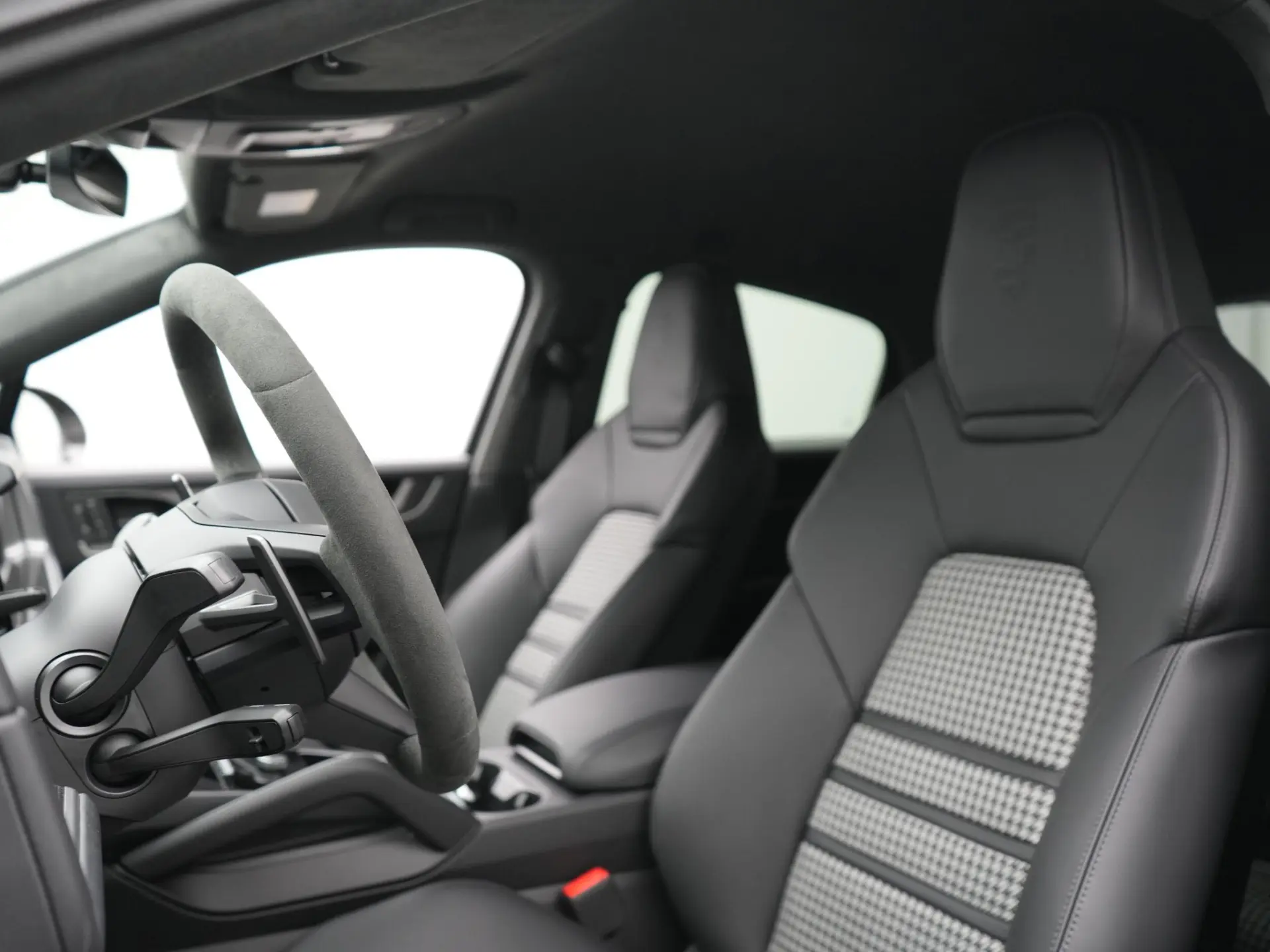 Cayenne E-Hybrid Black Edition Coupé