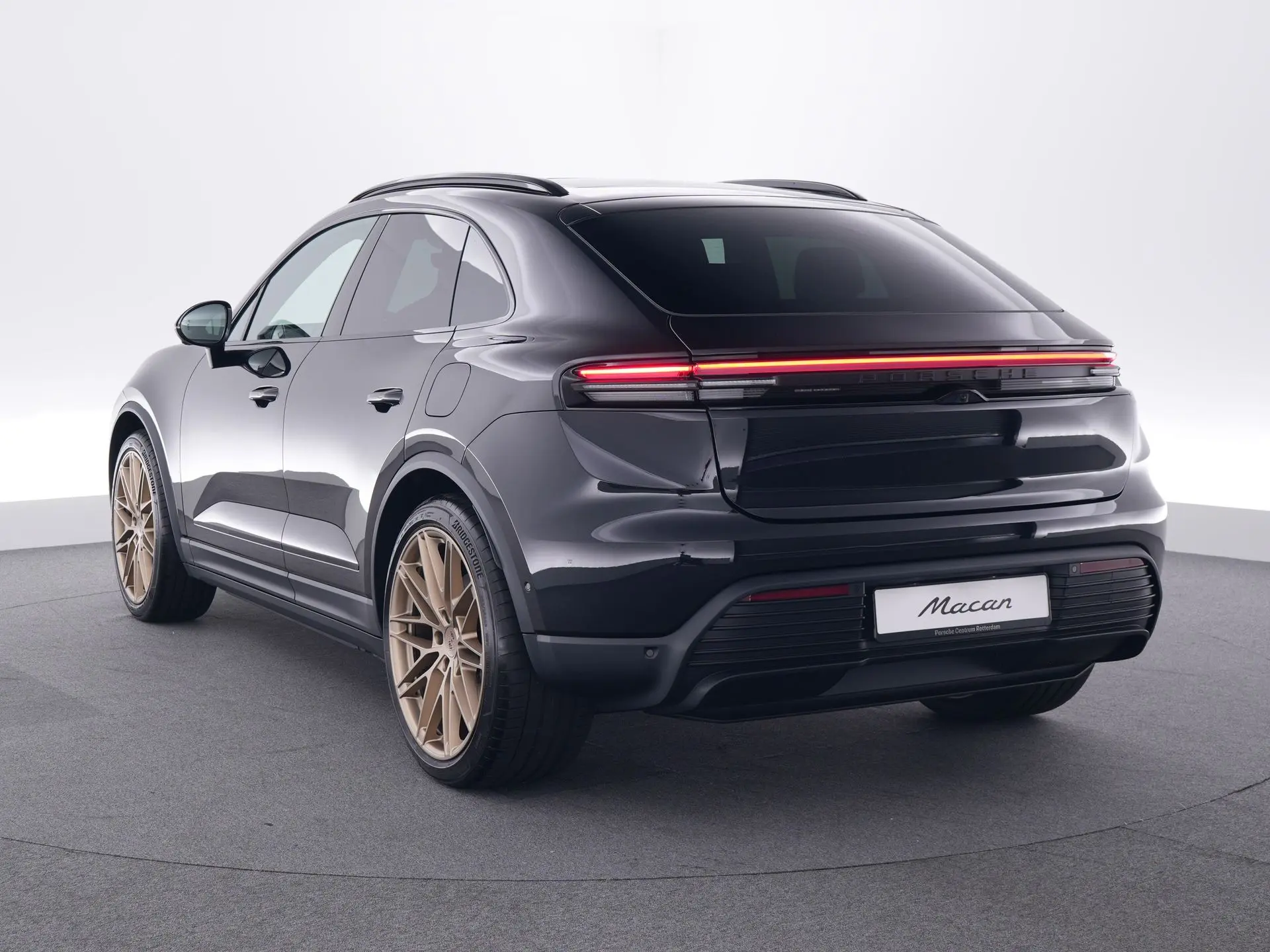 Macan 4