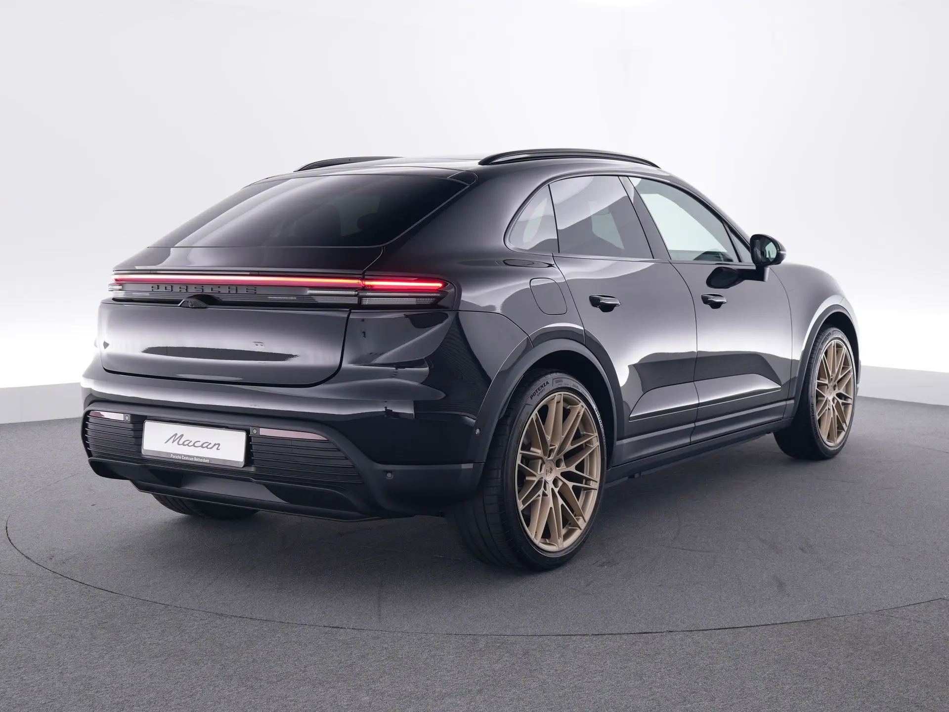 Macan 4
