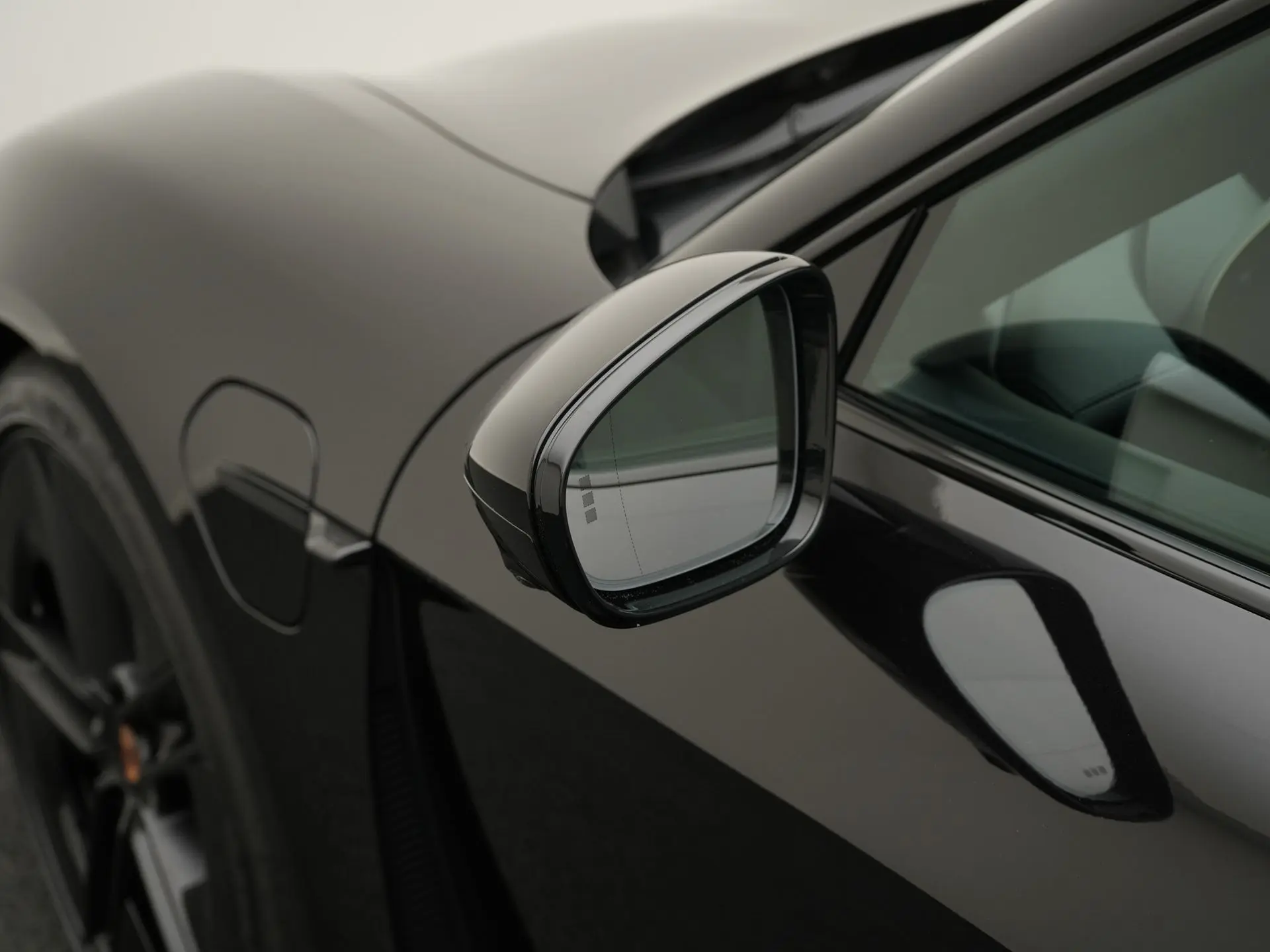 Taycan 4 Black Edition