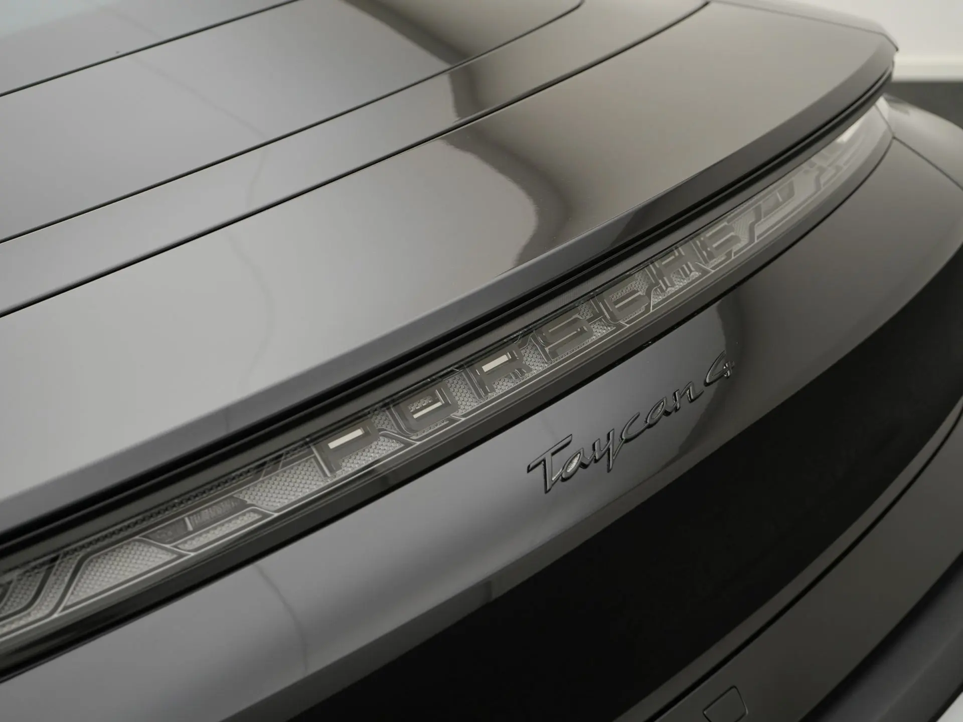 Taycan 4 Black Edition