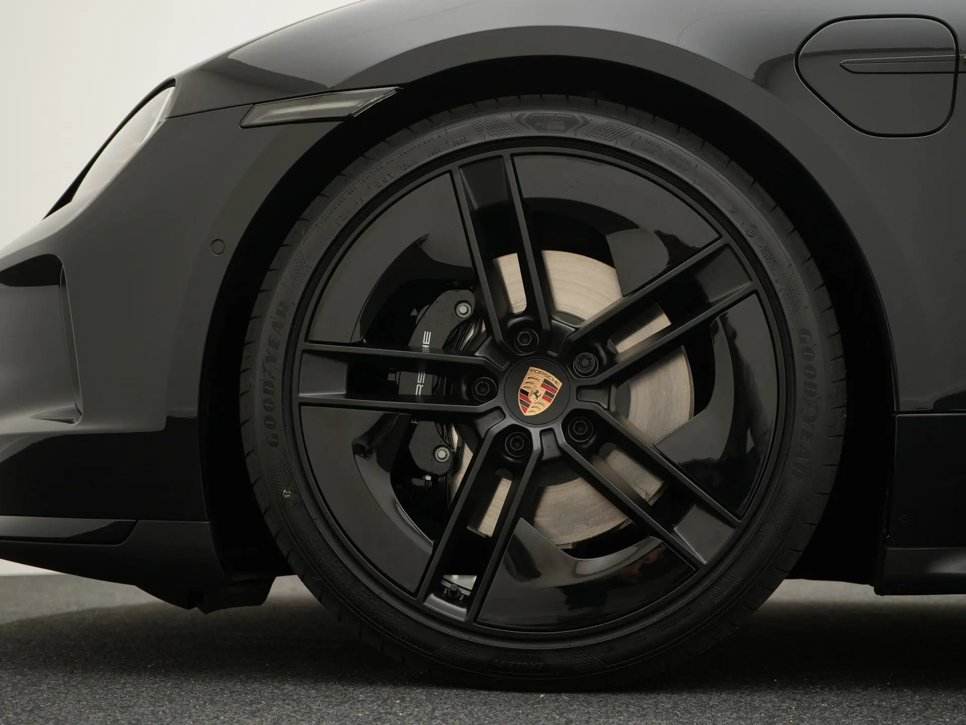 Taycan 4 Black Edition